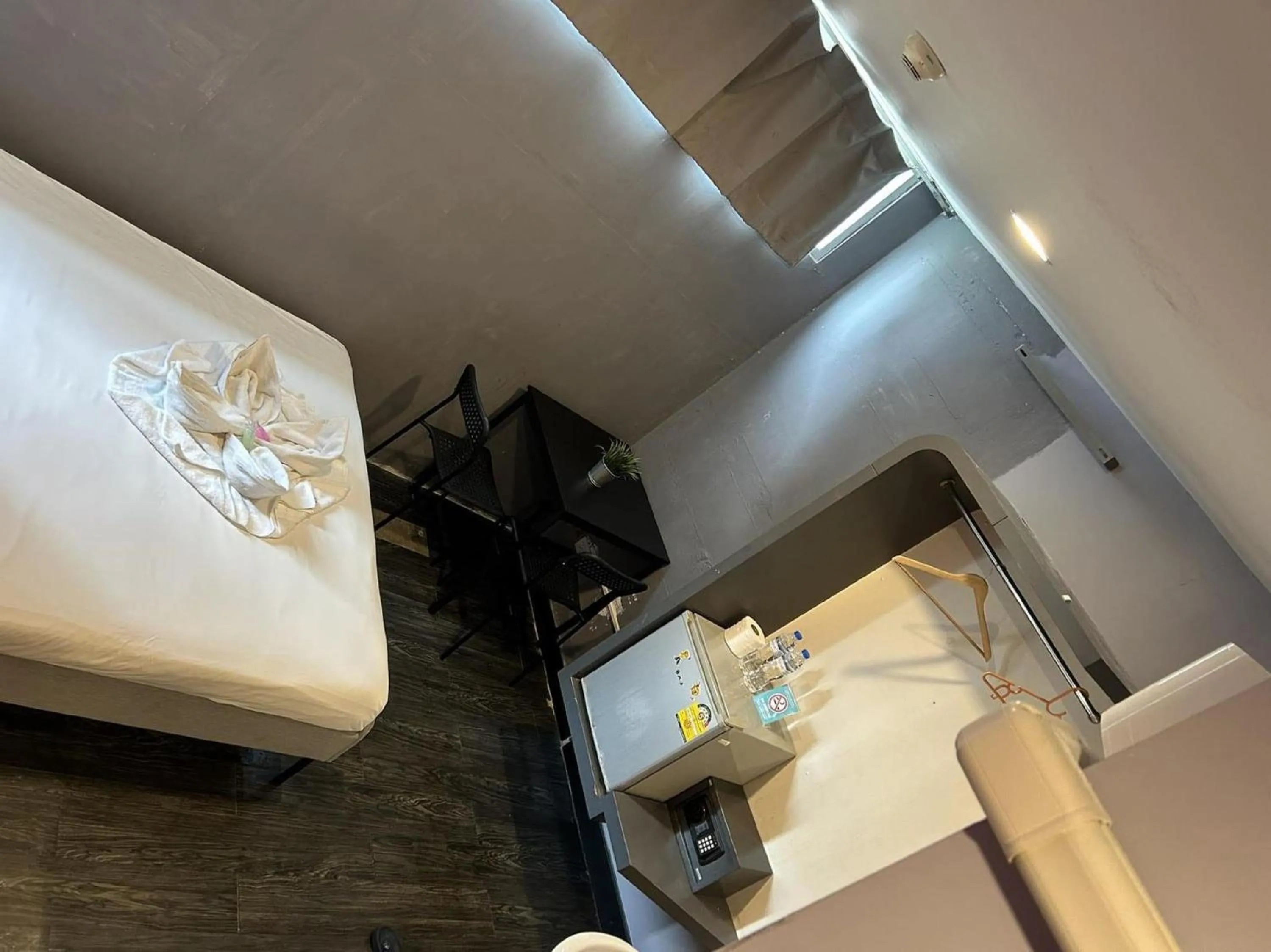 Photo of the whole room in CheQinn Hostel - Sukhumvit 4 Nana Plaza