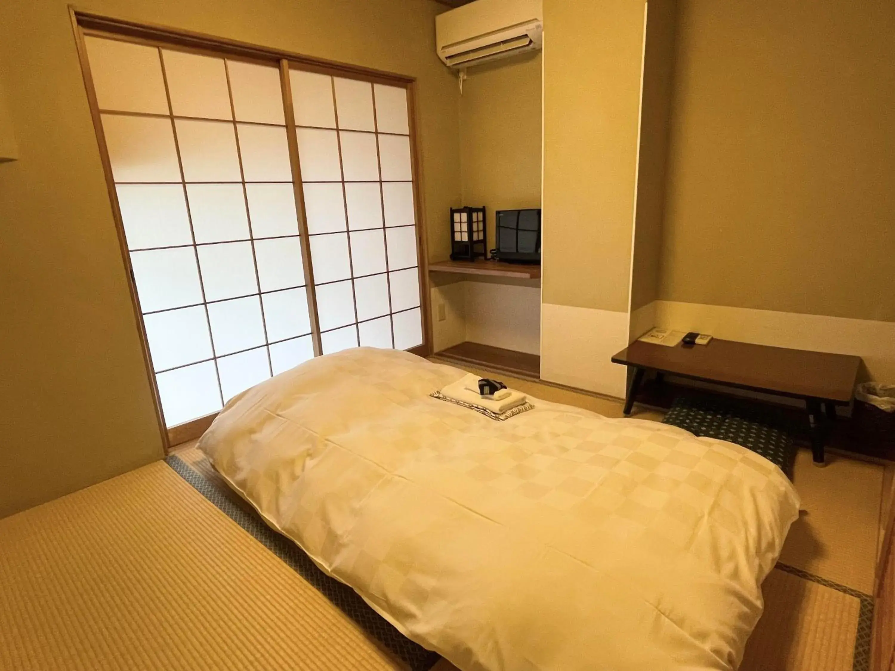 Japanese-Style Single Room with Shared Bathroom in Hotel Fukudaya Japanese-Style Single Room with Shared Bathroom in Hotel Fukudaya