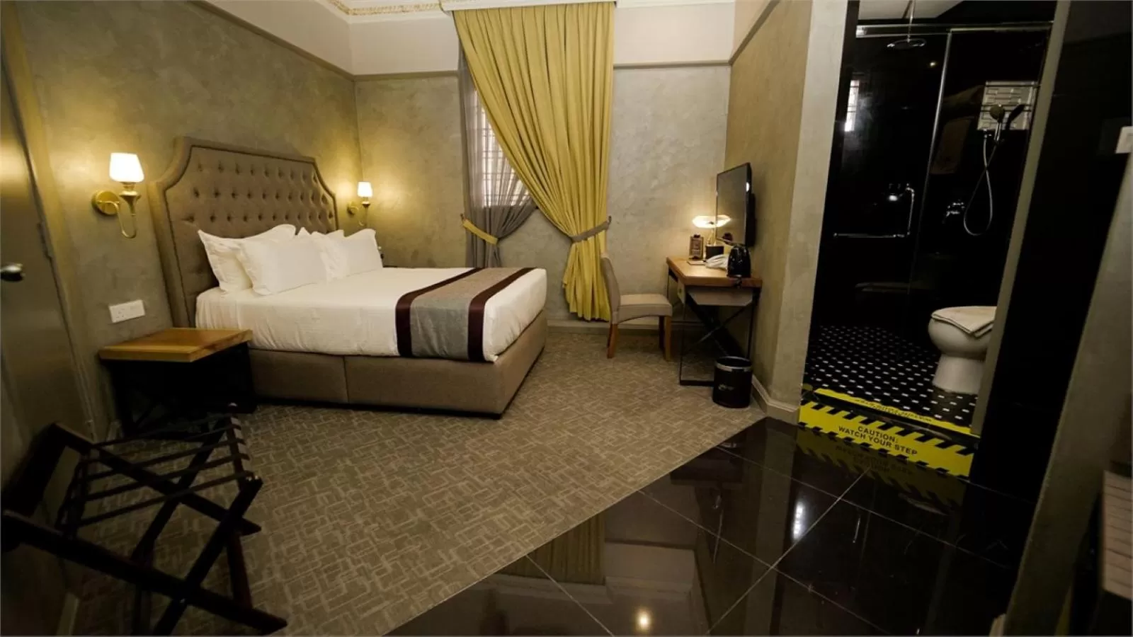 Photo of the whole room, Bed in 1969 Business Suites @ Ipoh Garden