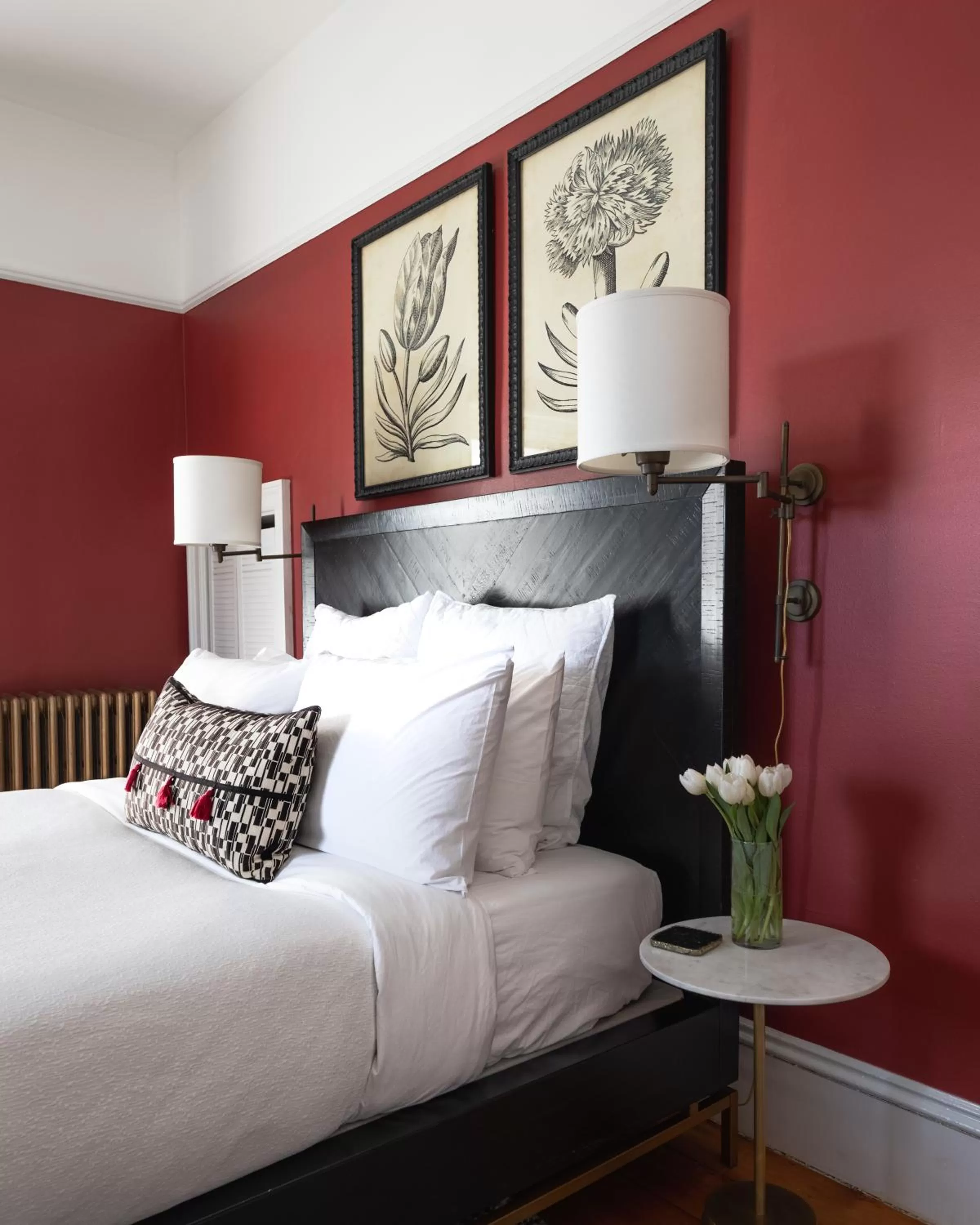 Bed in The Water Street Inn