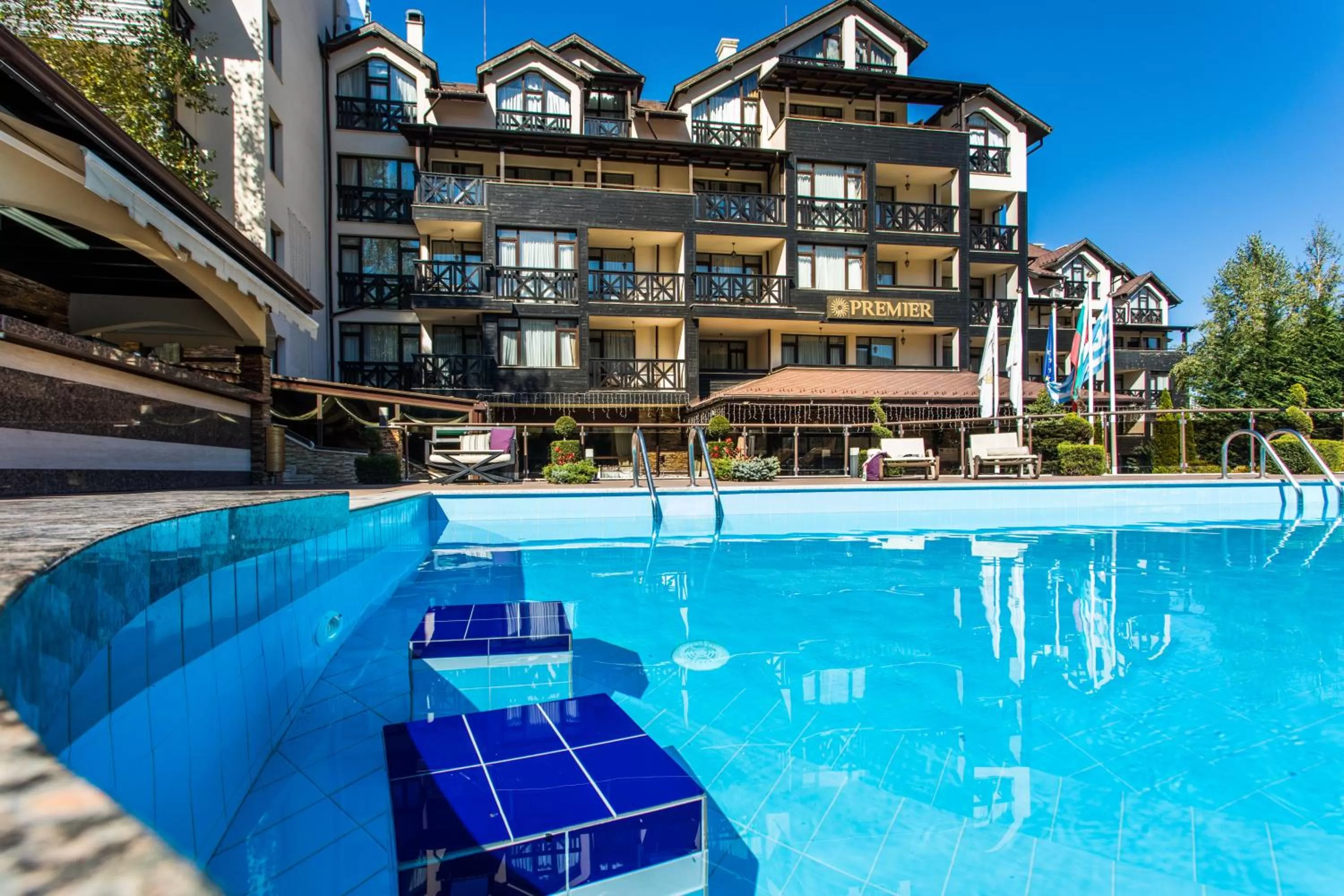 Swimming pool in Premier Luxury Mountain Resort