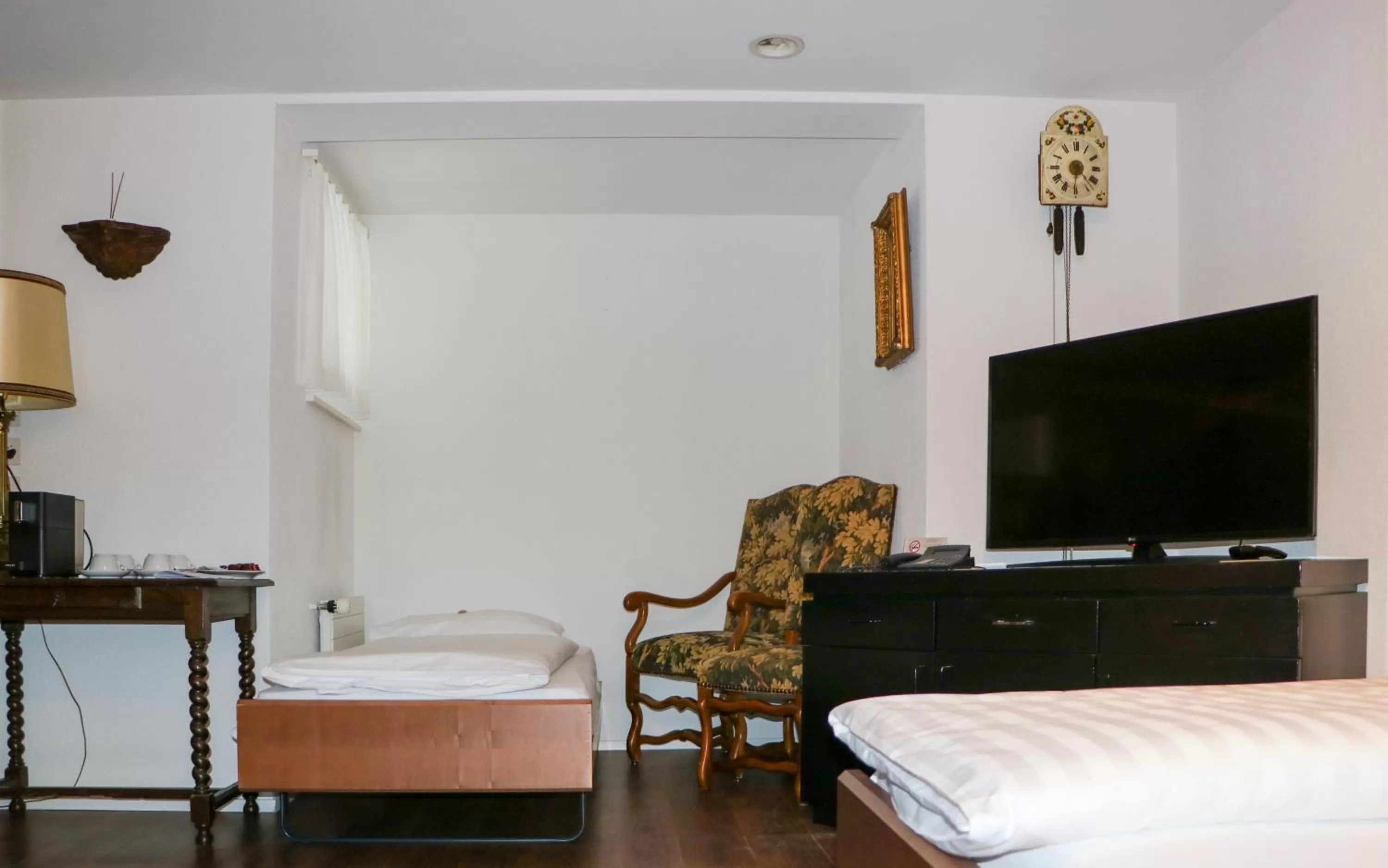 Bed in Hotel & Restaurant Sternen Köniz bei Bern