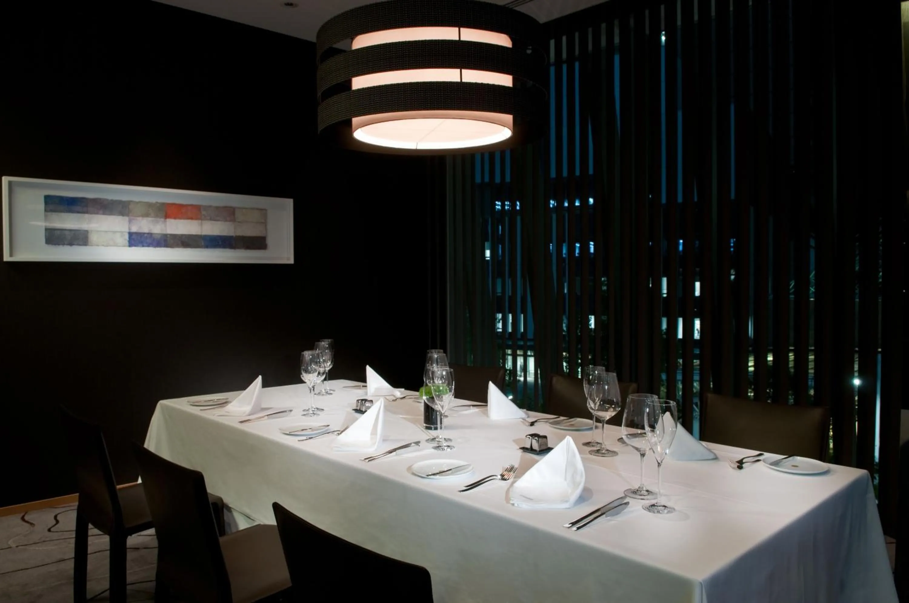 Restaurant/places to eat in The Capitol Hotel Tokyu