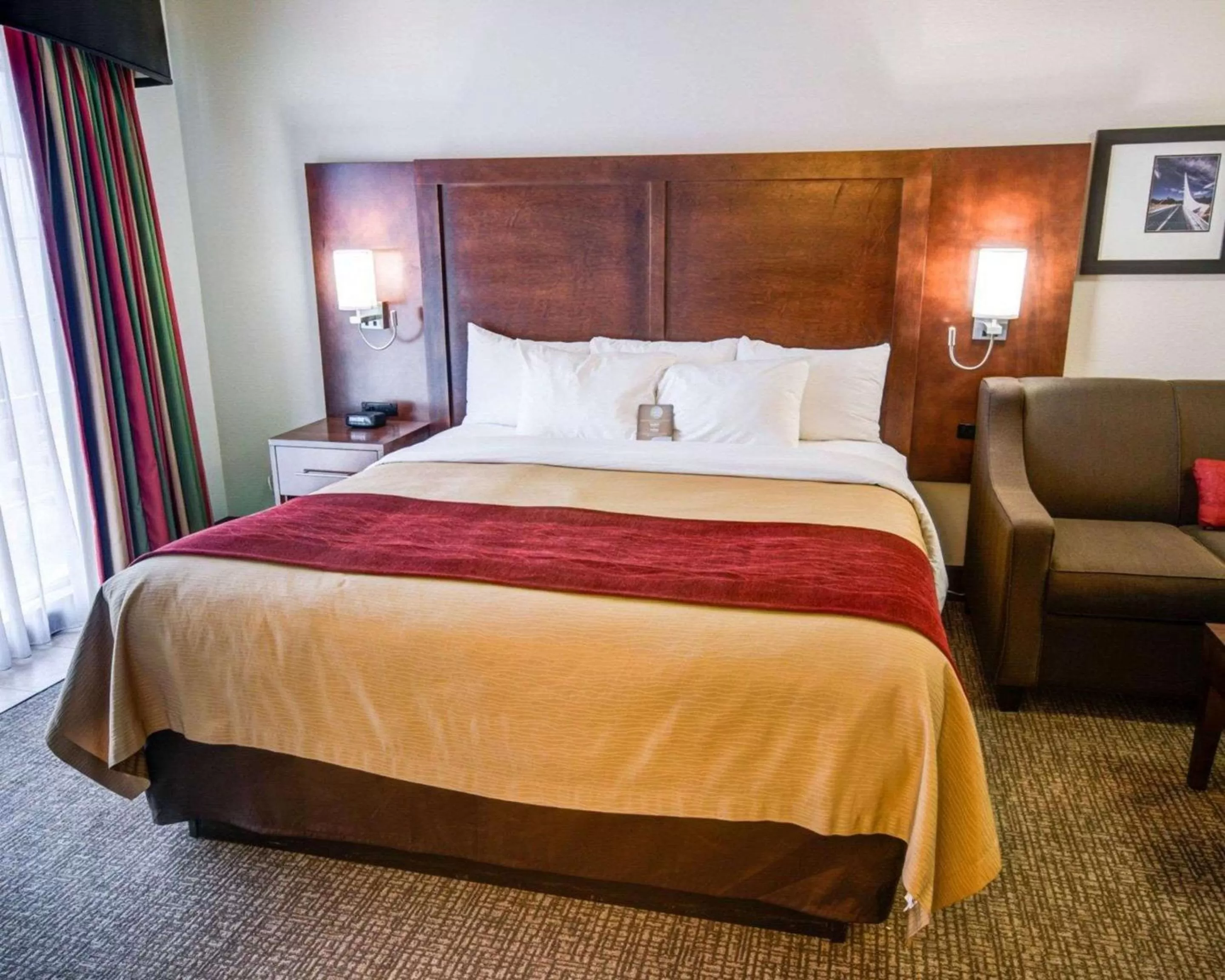 Photo of the whole room in Comfort Inn Redding Near I-5