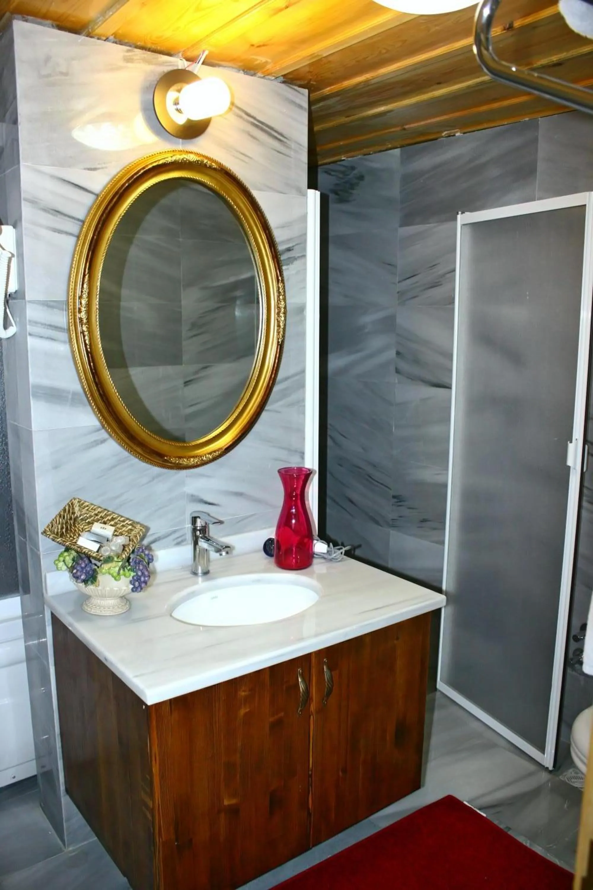 Shower in Divas Hotel