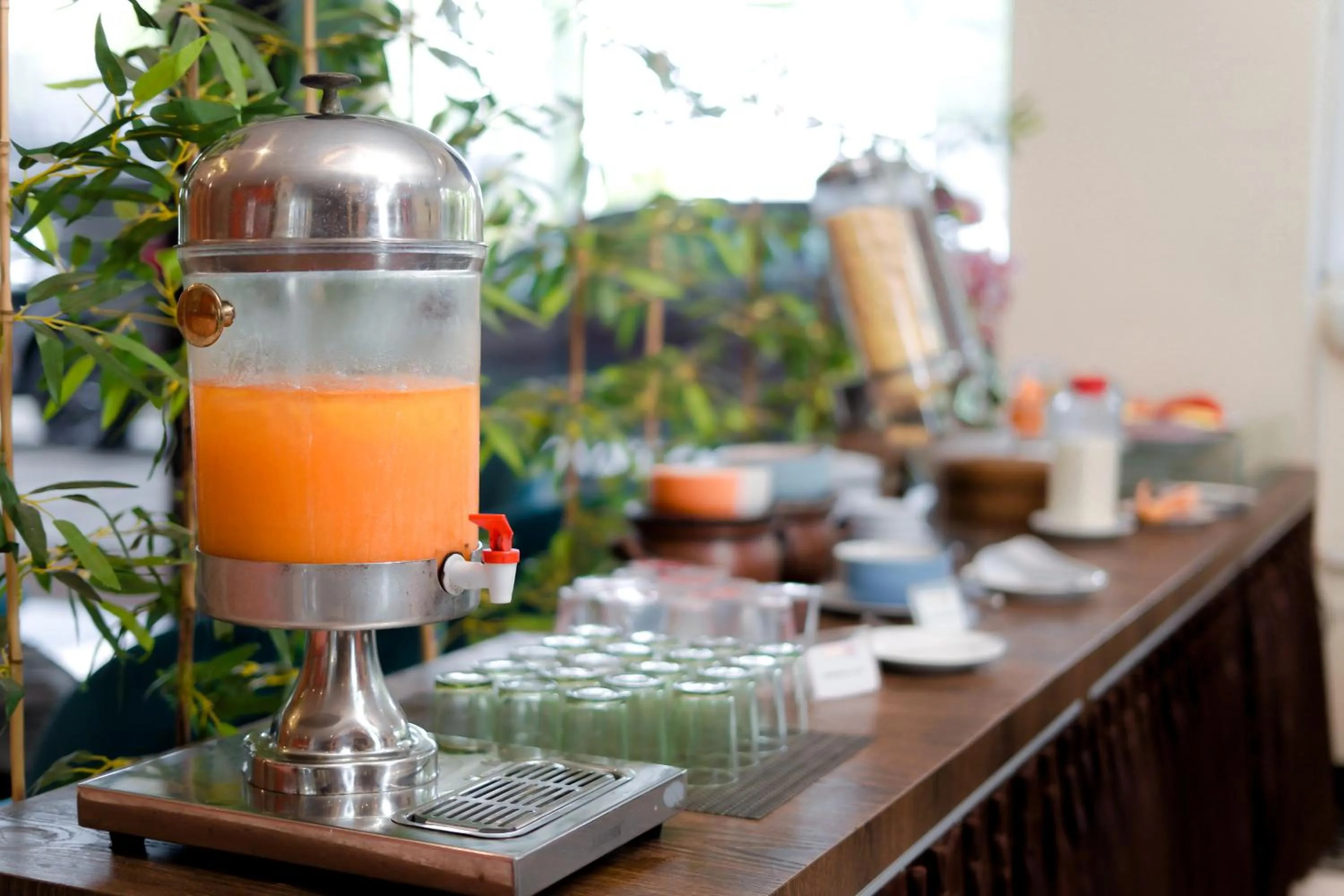 Restaurant/places to eat in Front One Hotel Purwodadi