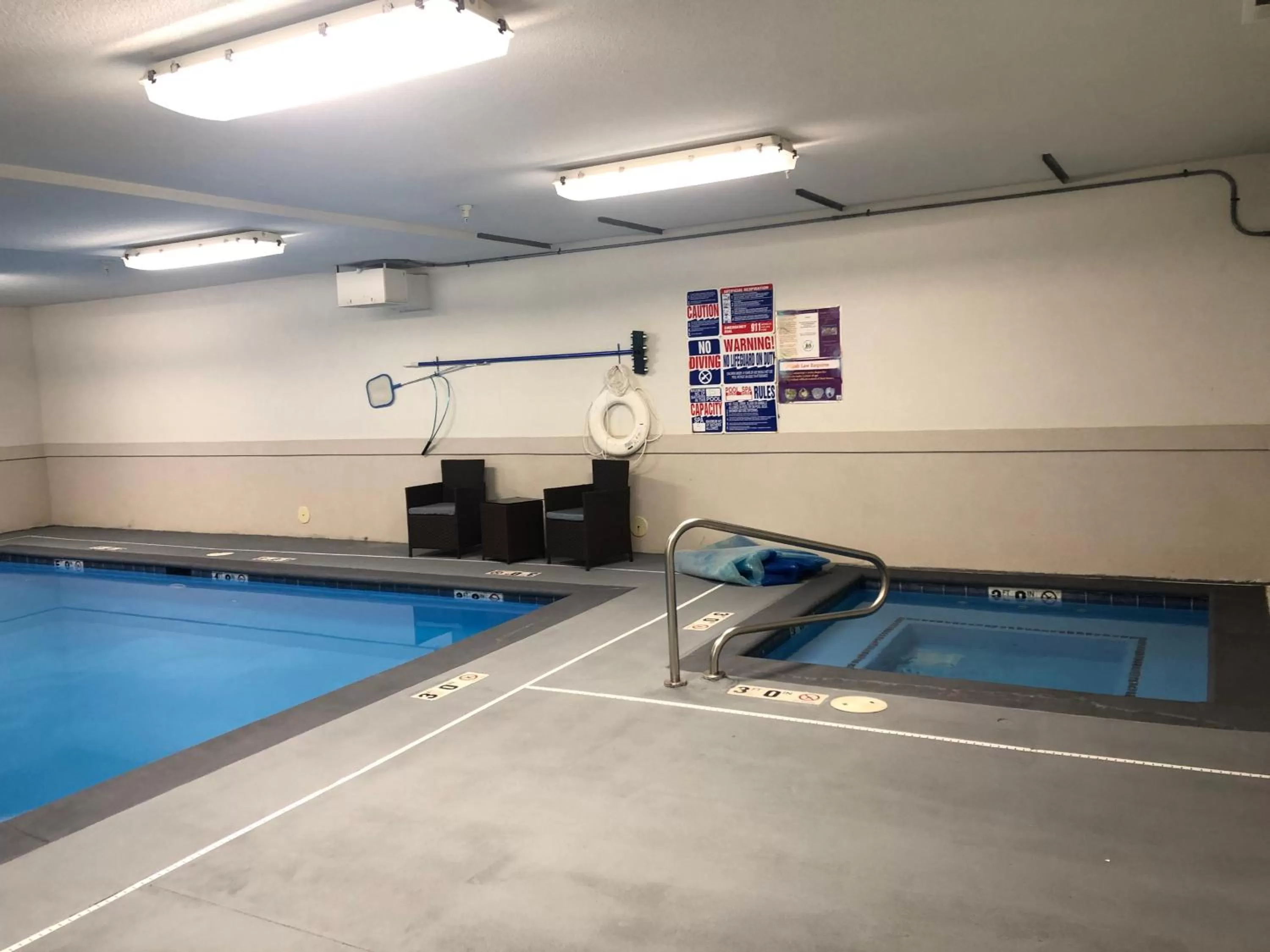 Swimming Pool in SureStay Plus Hotel by Best Western Vernal