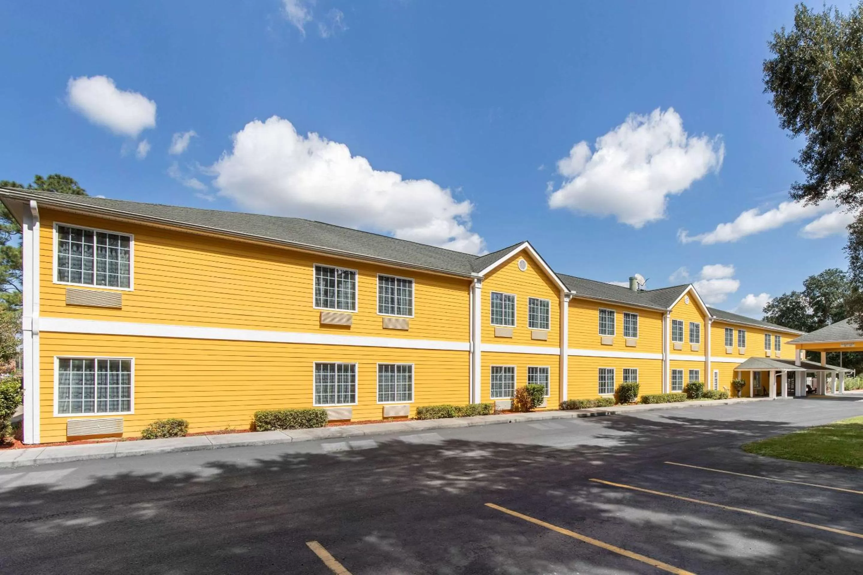 Property building in Quality Inn Kingstree North