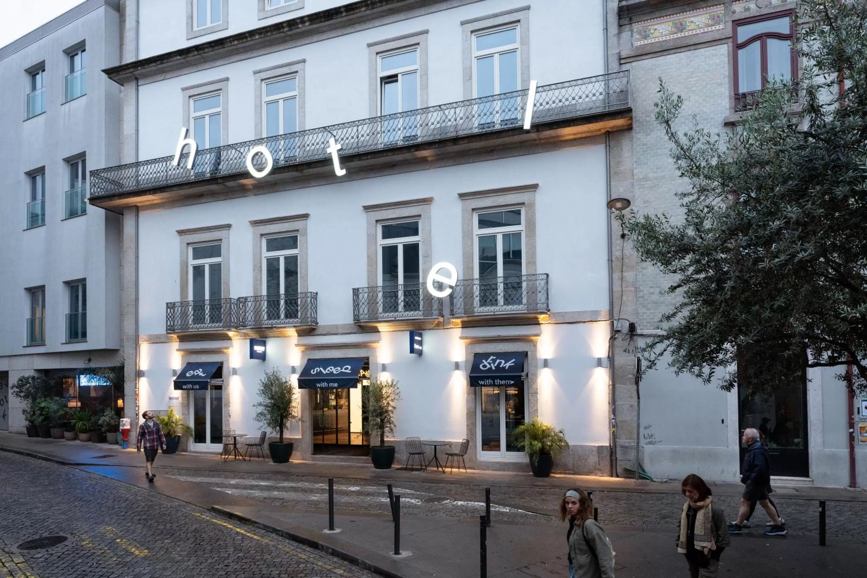 Facade/entrance in chic&basic Gravity