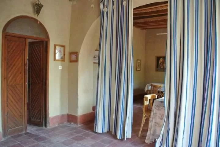Dining area, Bathroom in Nour El Balad