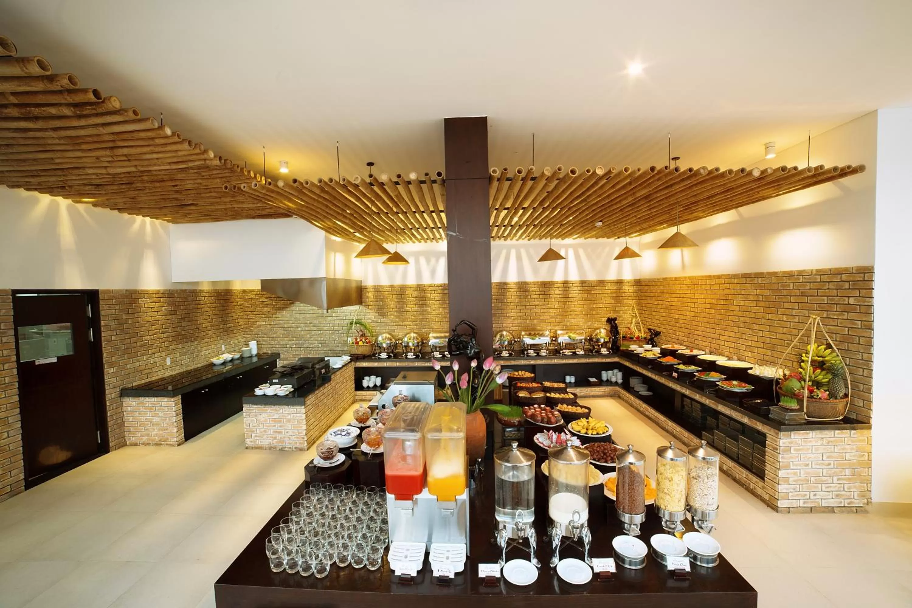 Restaurant/places to eat in Hoi An Beach Resort