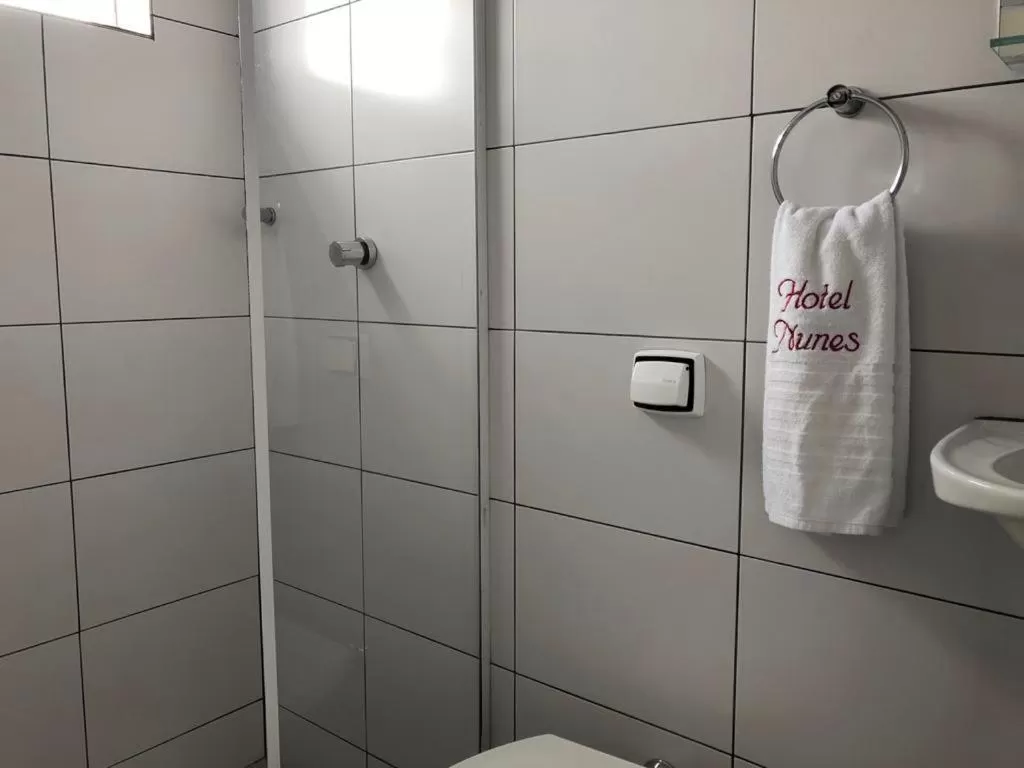 Bathroom in Hotel Nunes
