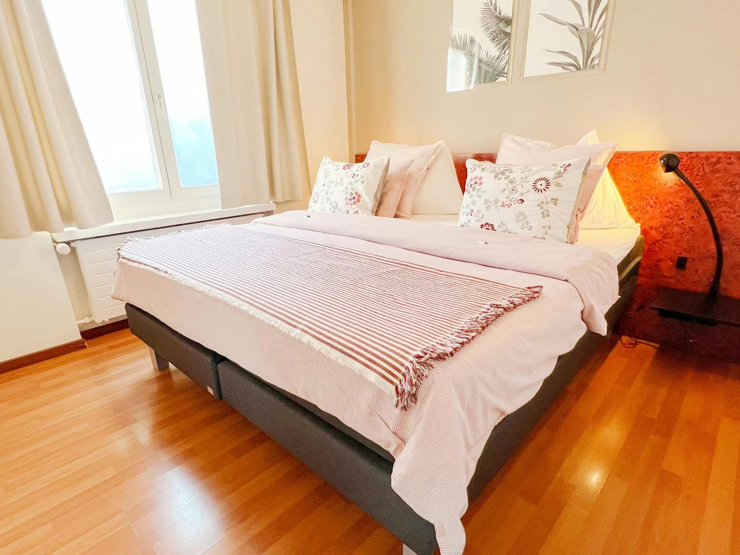 Bed in Hotel Rothaus Luzern & Peruvian Culinary Art