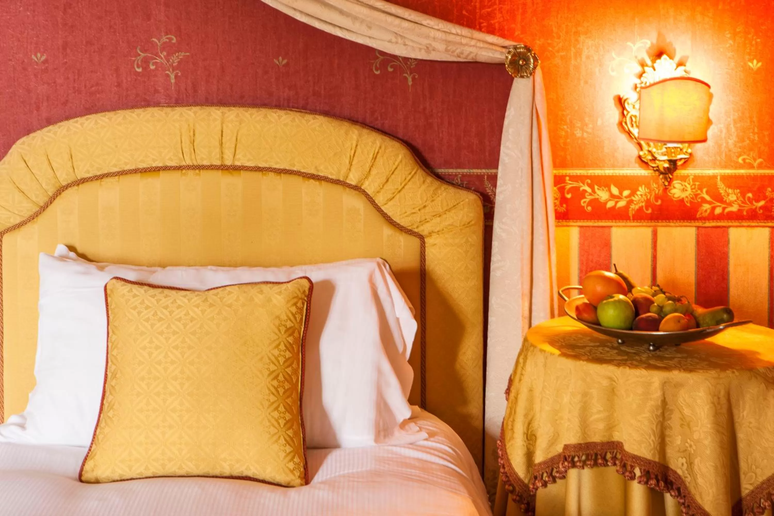 Decorative detail, Bed in Castello Di Spessa - Residenze d'epoca