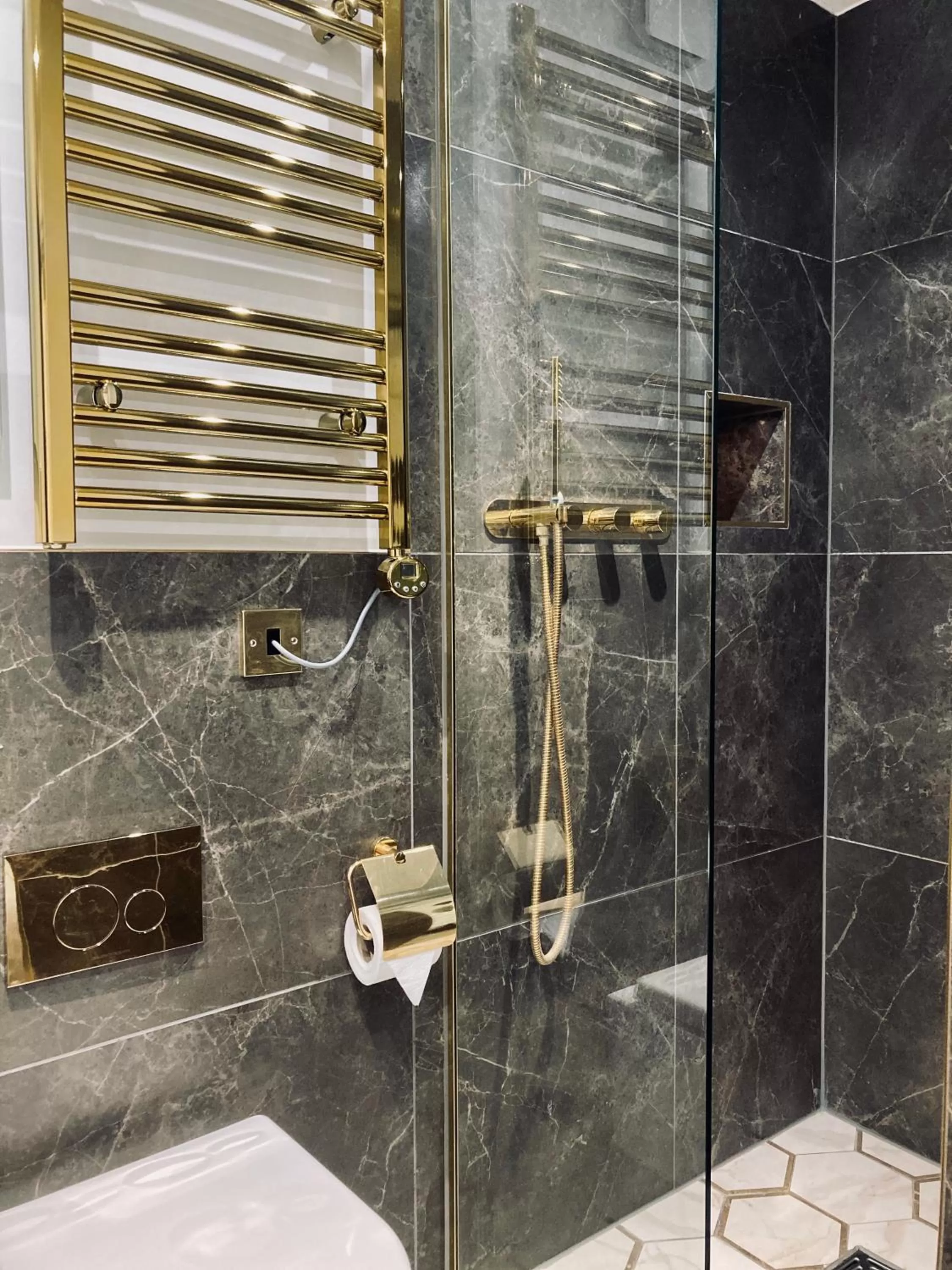 Bathroom in Seven Hotel