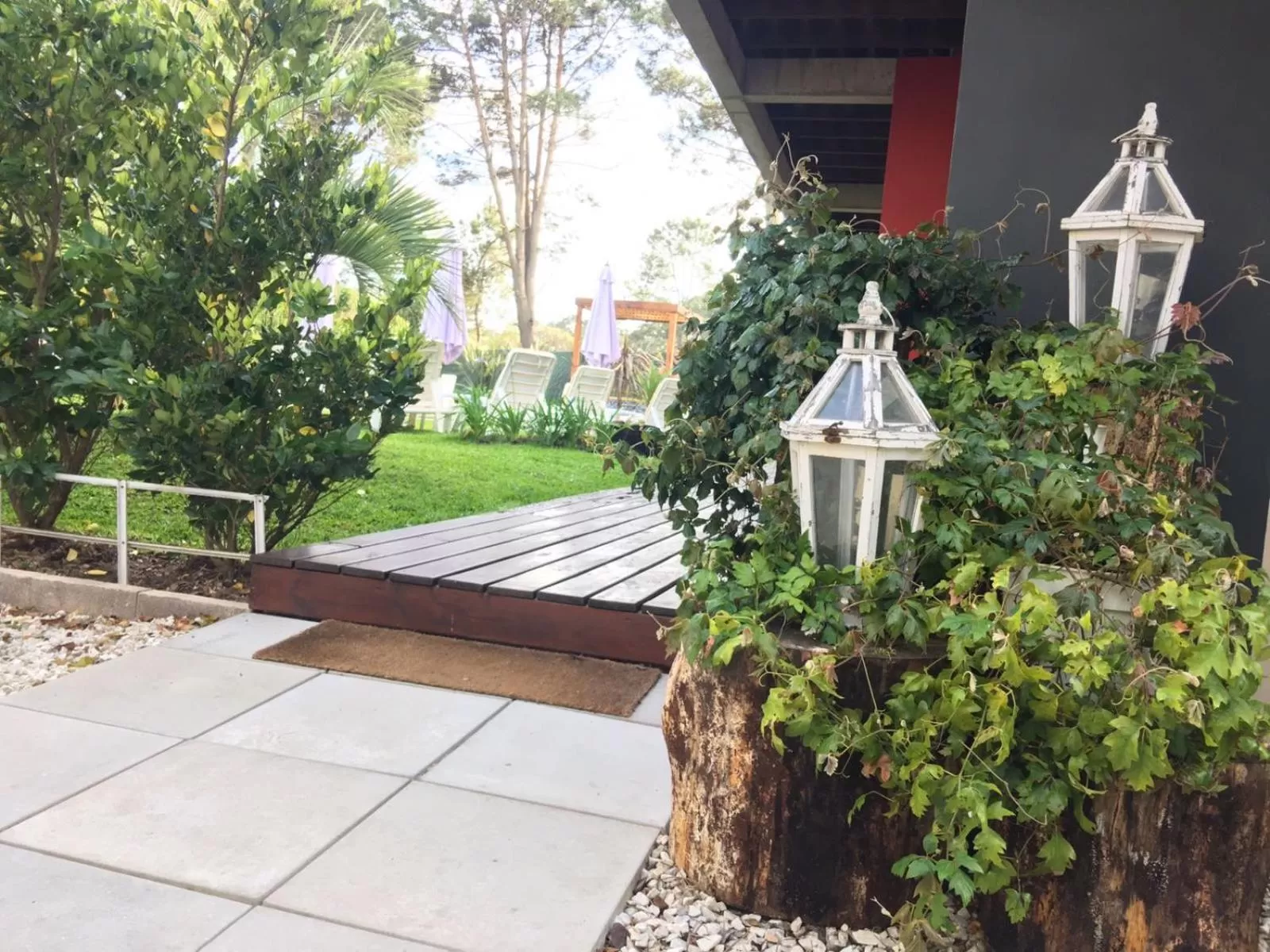 Garden in Undarius Hotel (exclusively gay men)