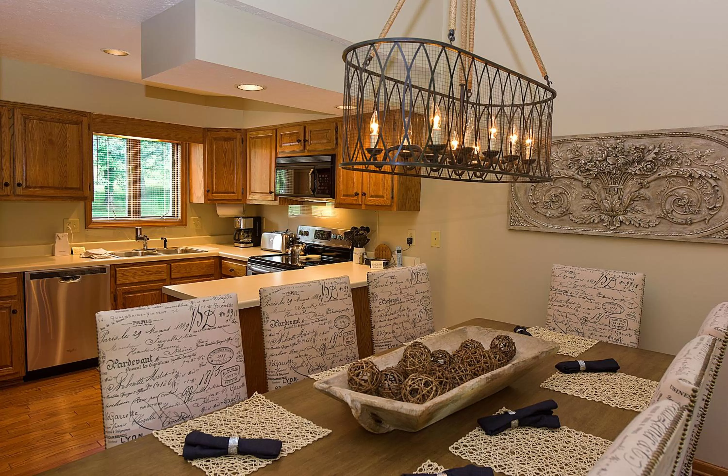 Dining area in Chetola Resort Condominiums