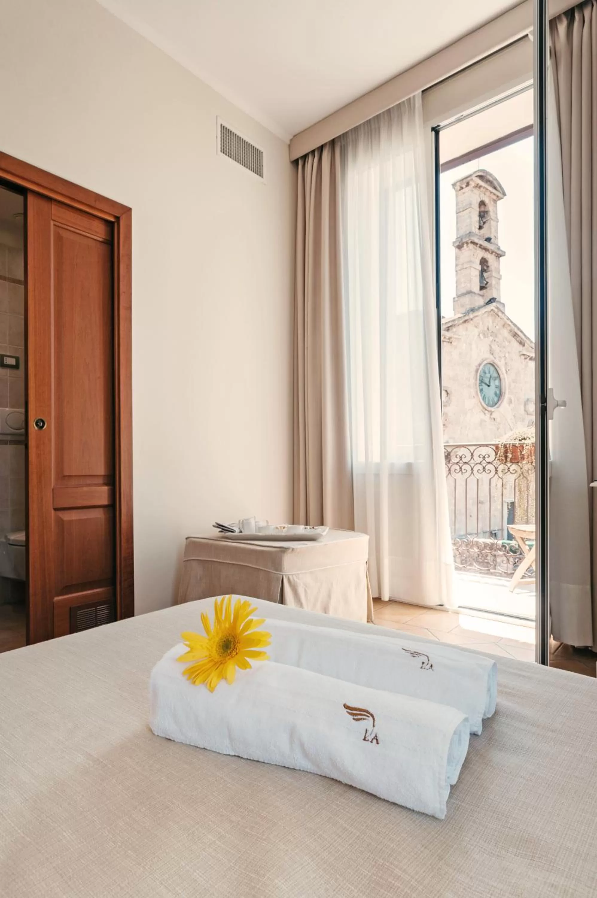 Landmark view, Bed in Hotel L'Arcangelo - Boutique Hotel