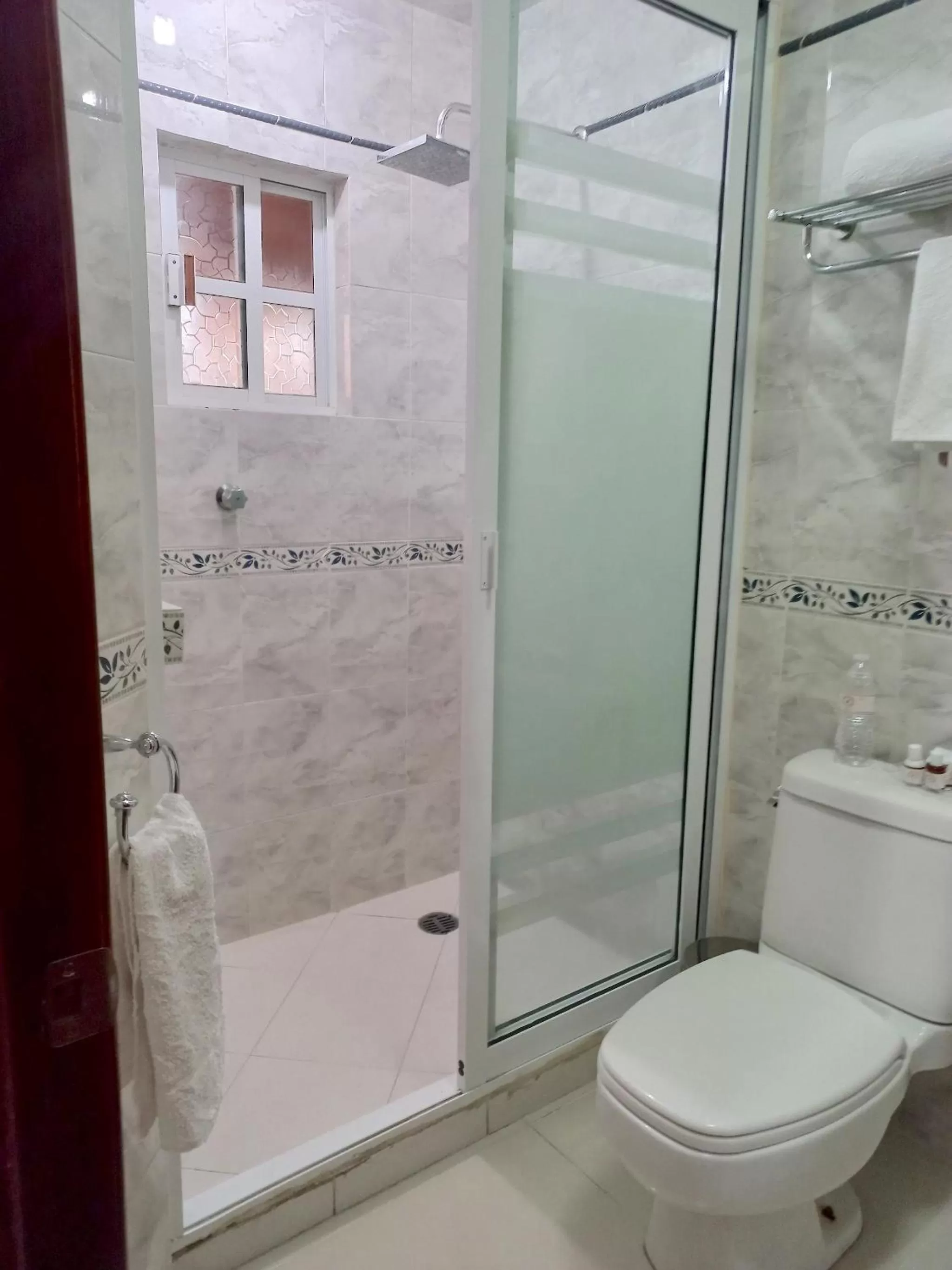 Bathroom in La Aurora Hotel Like Home