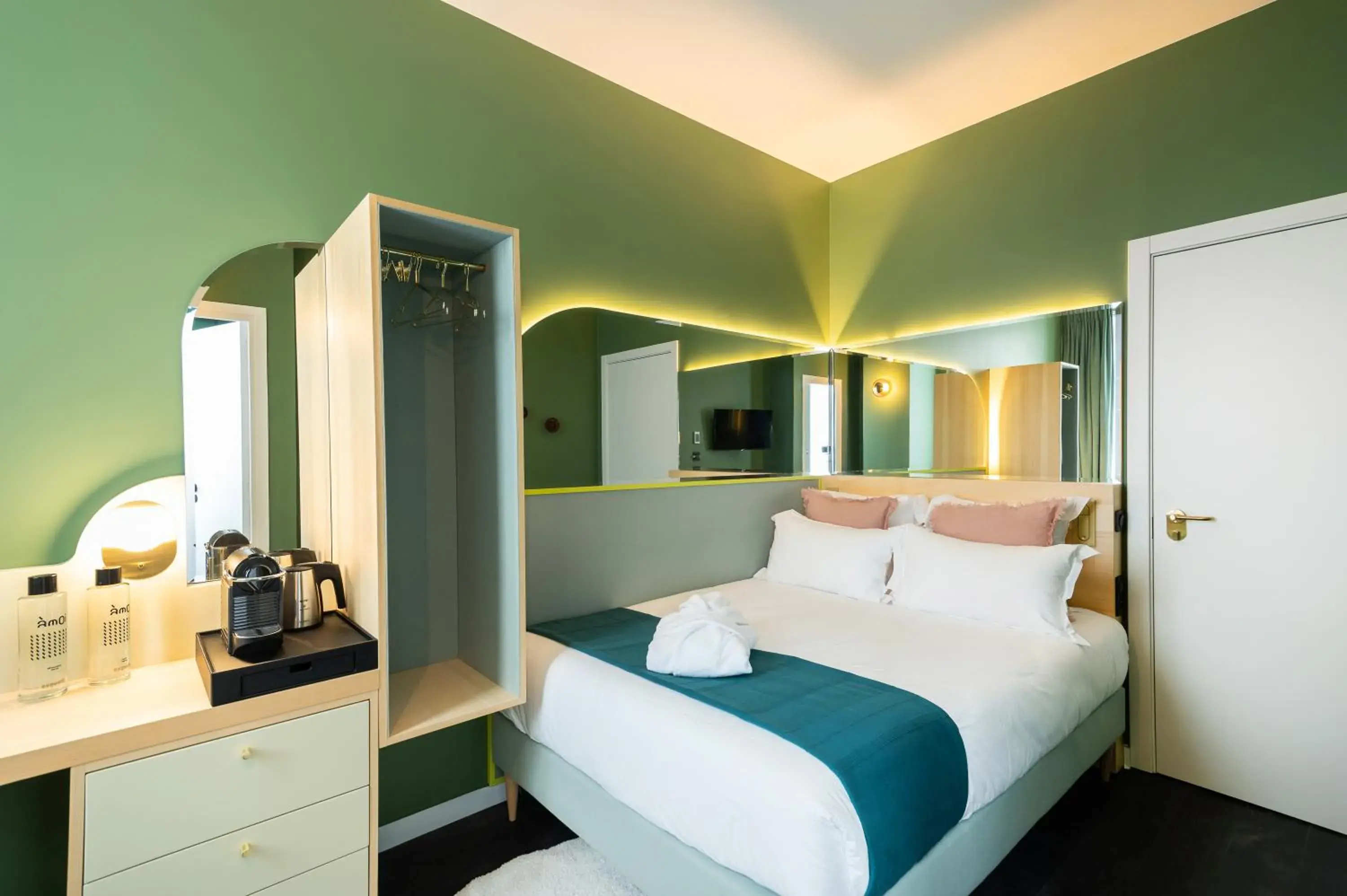 Standard Double Room in Hôtel Amoi Paris Standard Double Room in Hôtel Amoi Paris