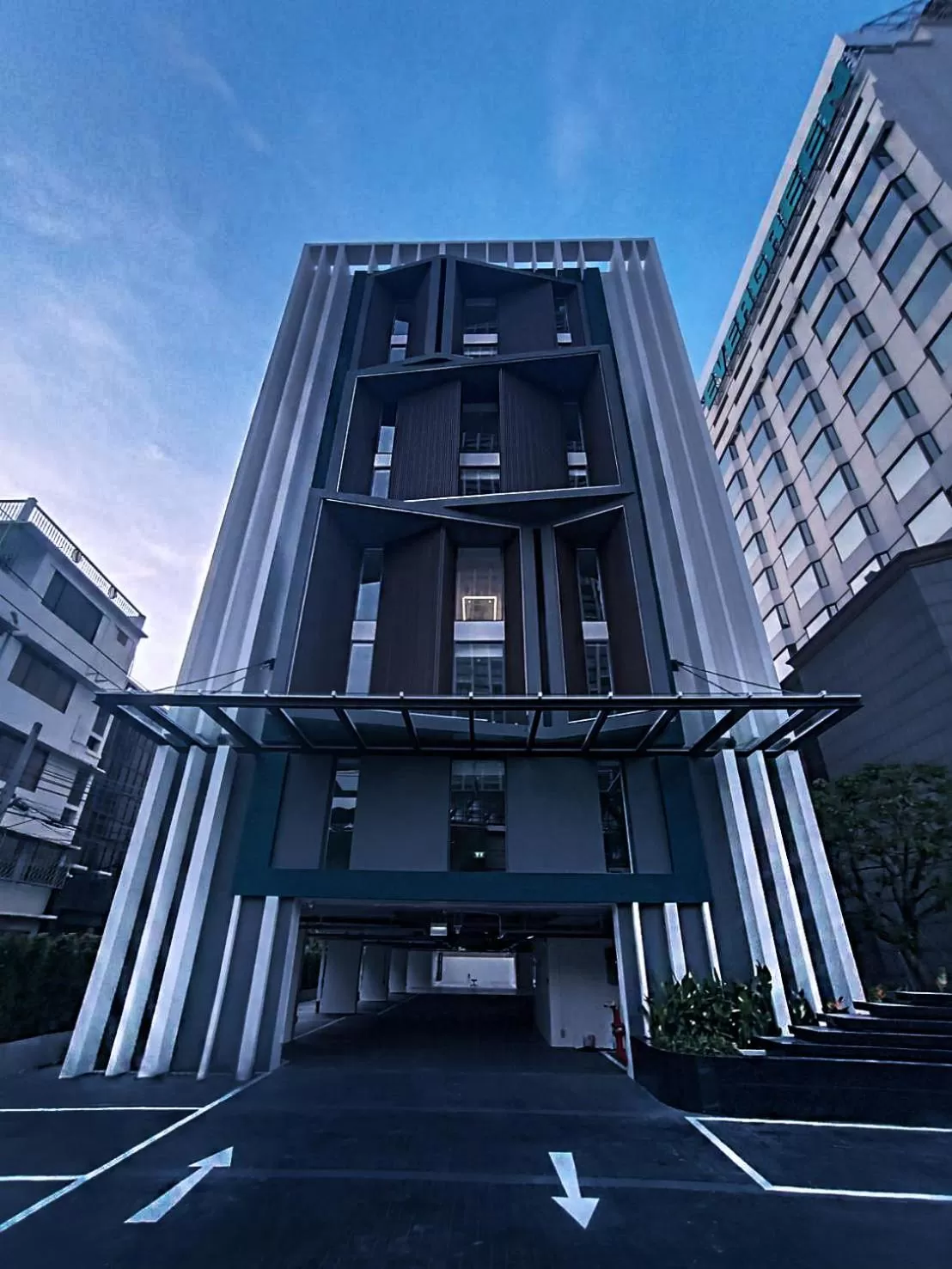 Property building in Evergreen Laurel Hotel Bangkok