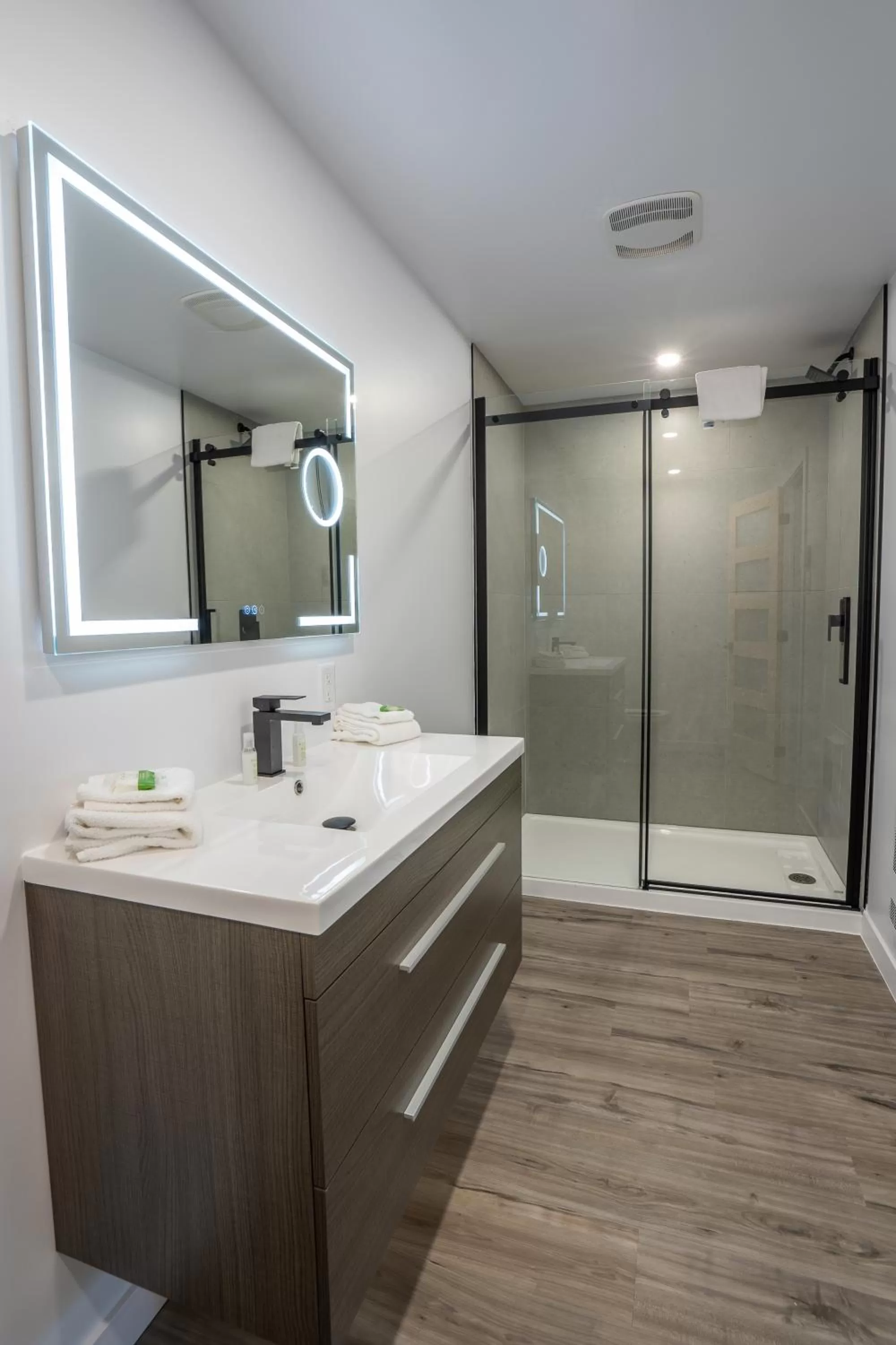 Shower in Le 2020 Charlevoix