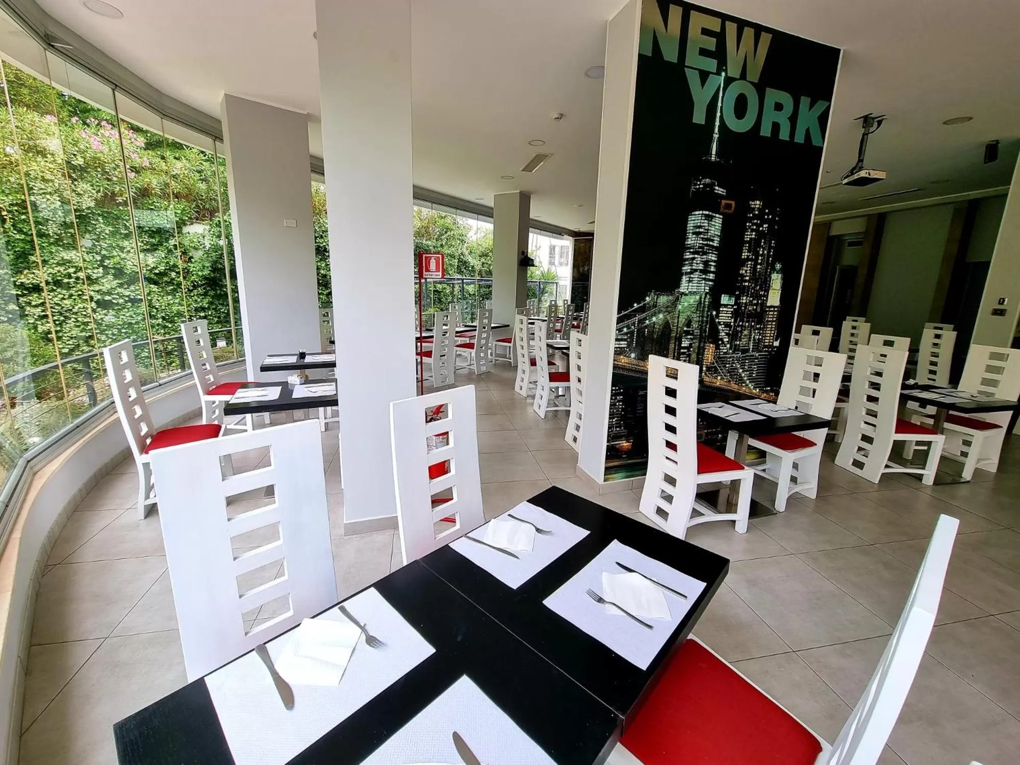 Restaurant/places to eat in Ginevra Palace Hotel