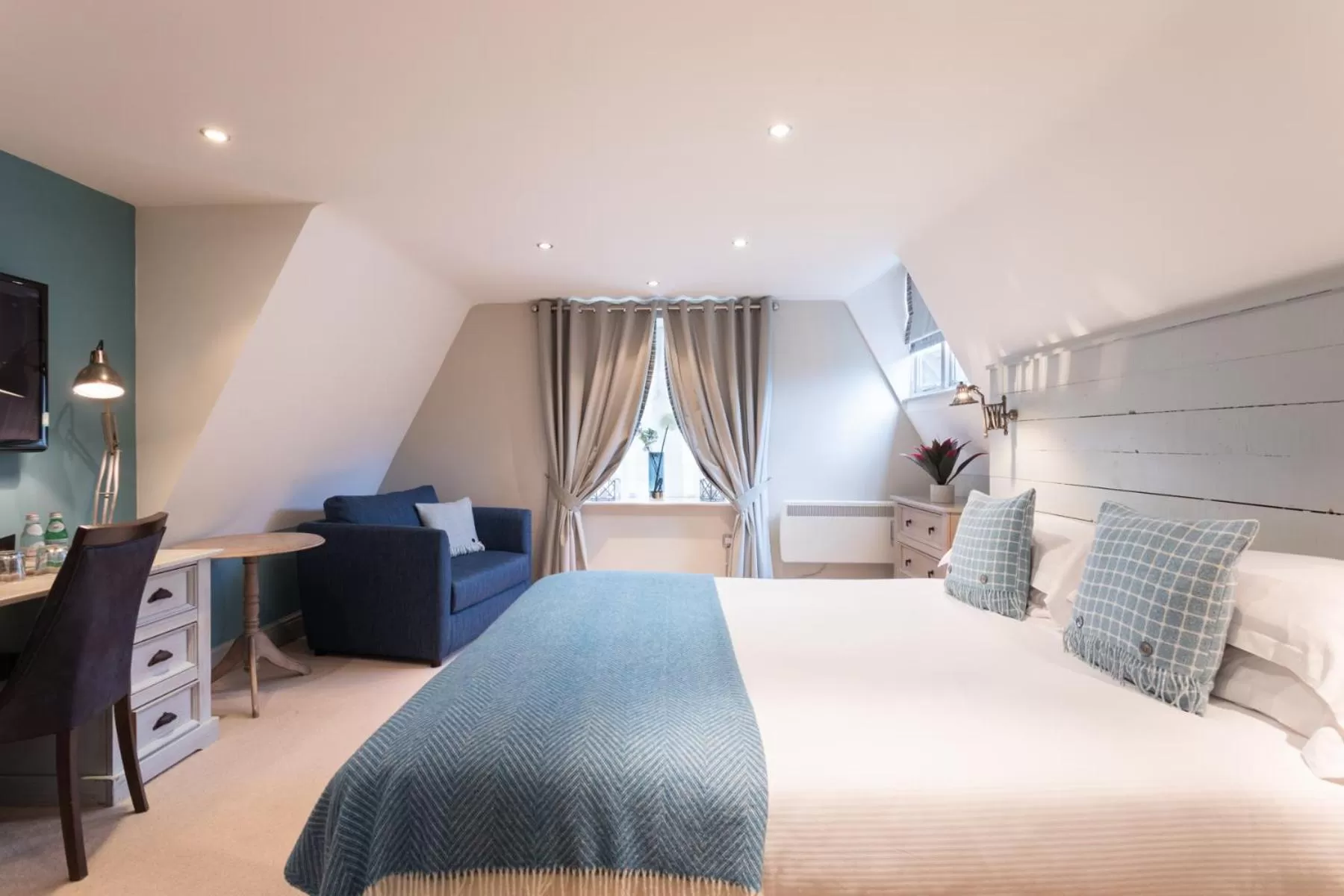 Bedroom, Bed in The Florentine