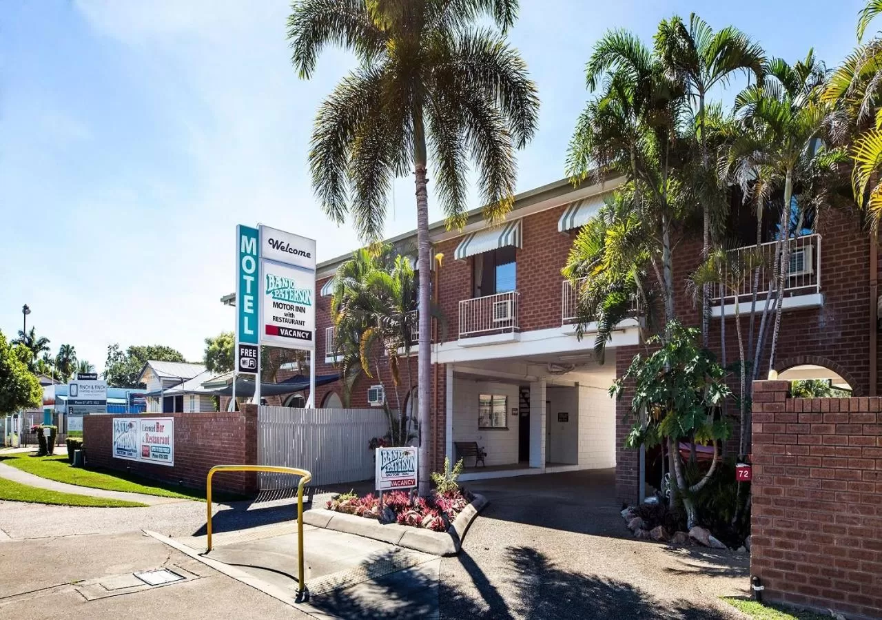 Property building in Banjo Paterson Motor Inn