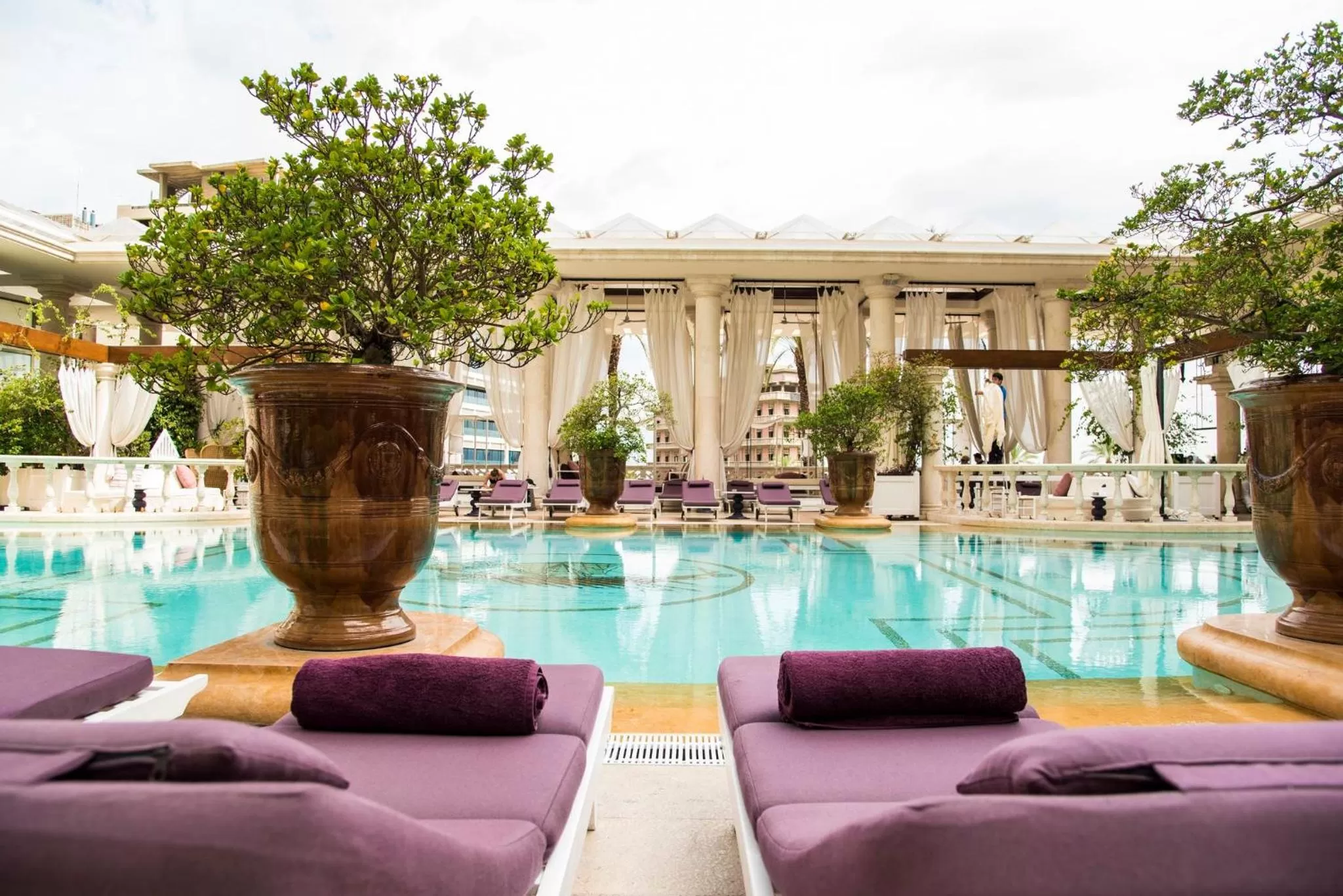 Lounge or bar in InterContinental Phoenicia Beirut by IHG