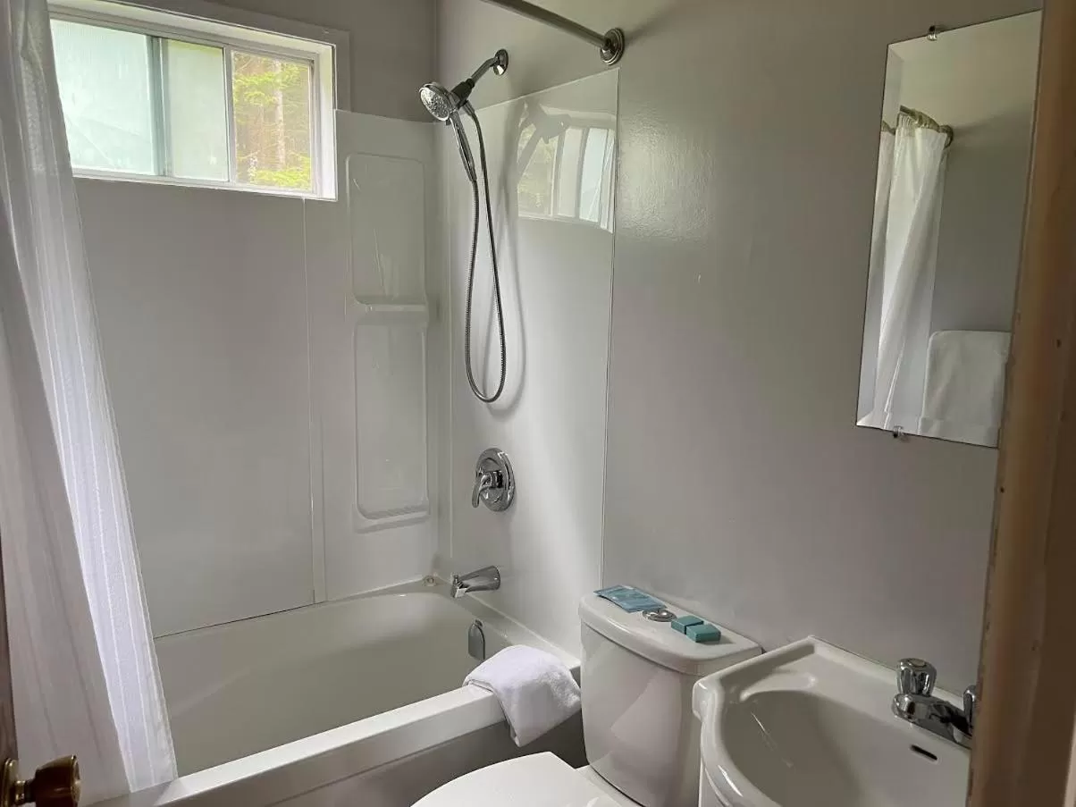 Pioneer Inn by the River