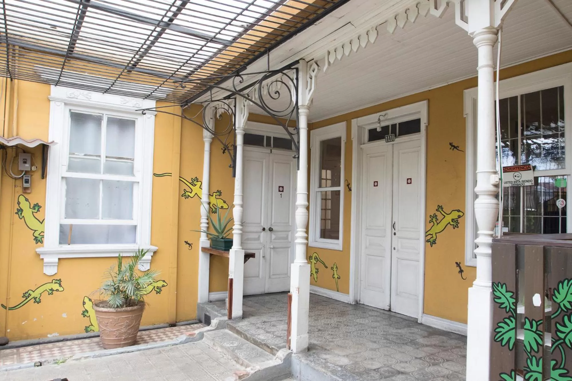 Property building in Casa Mayela Guest House