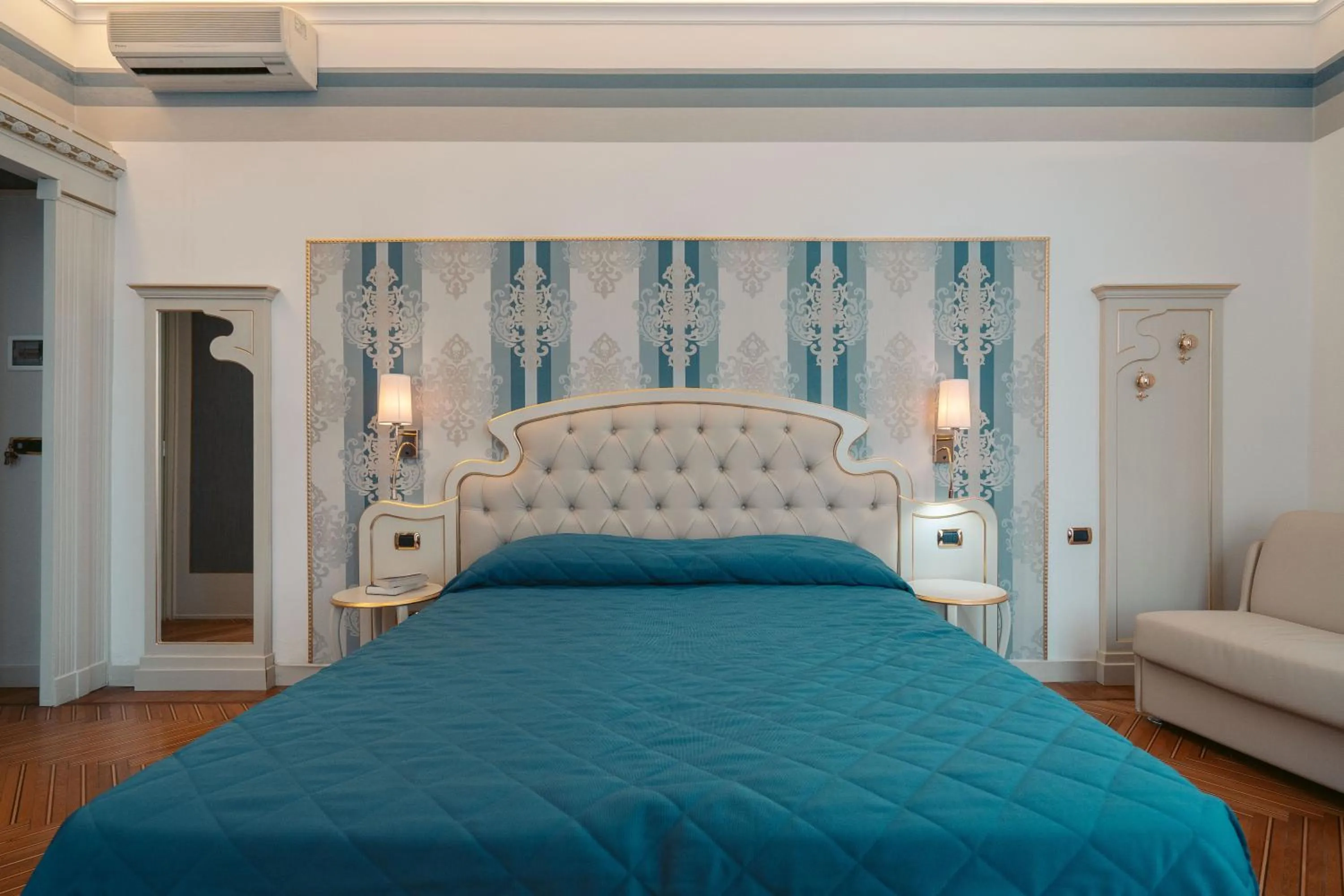 Bed in Hotel Excelsior Splendide