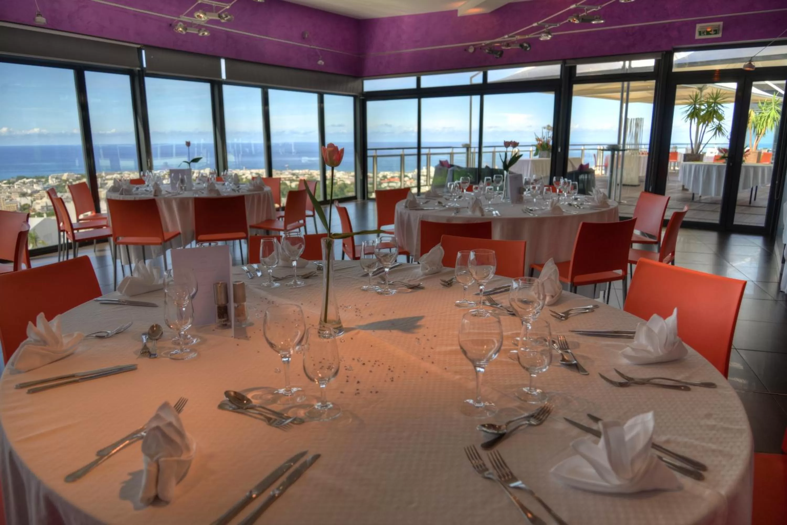 Restaurant/Places to Eat in Bellepierre