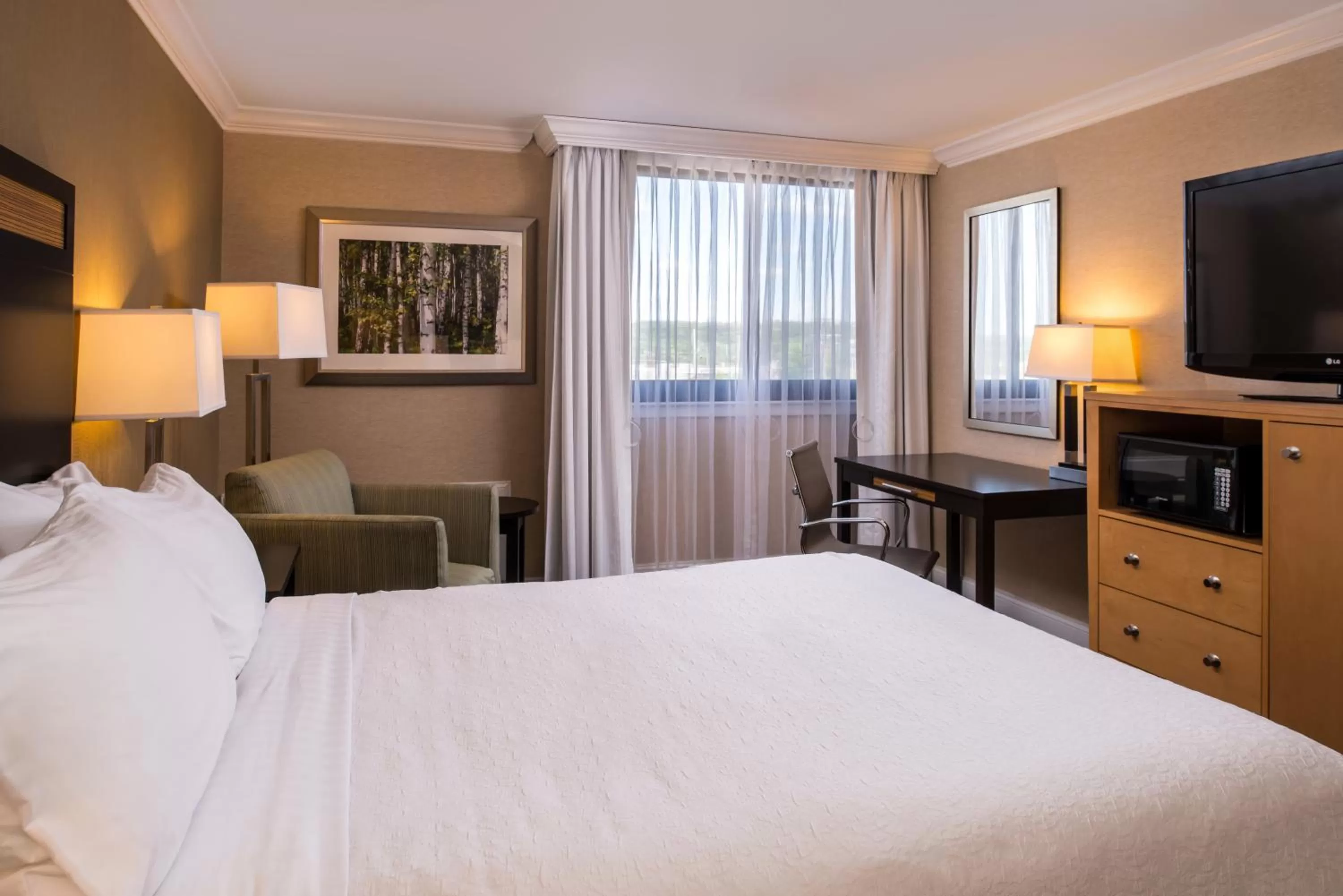 Bedroom, Bed in Doubletree By Hilton Concord Downtown