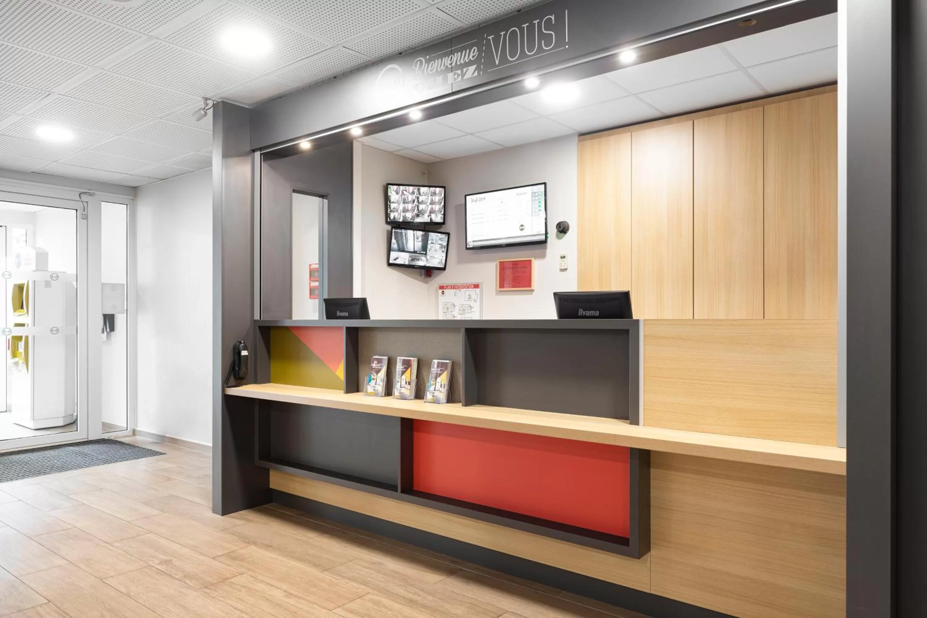 Lobby or reception in B&B HOTEL Lyon Centre Monplaisir