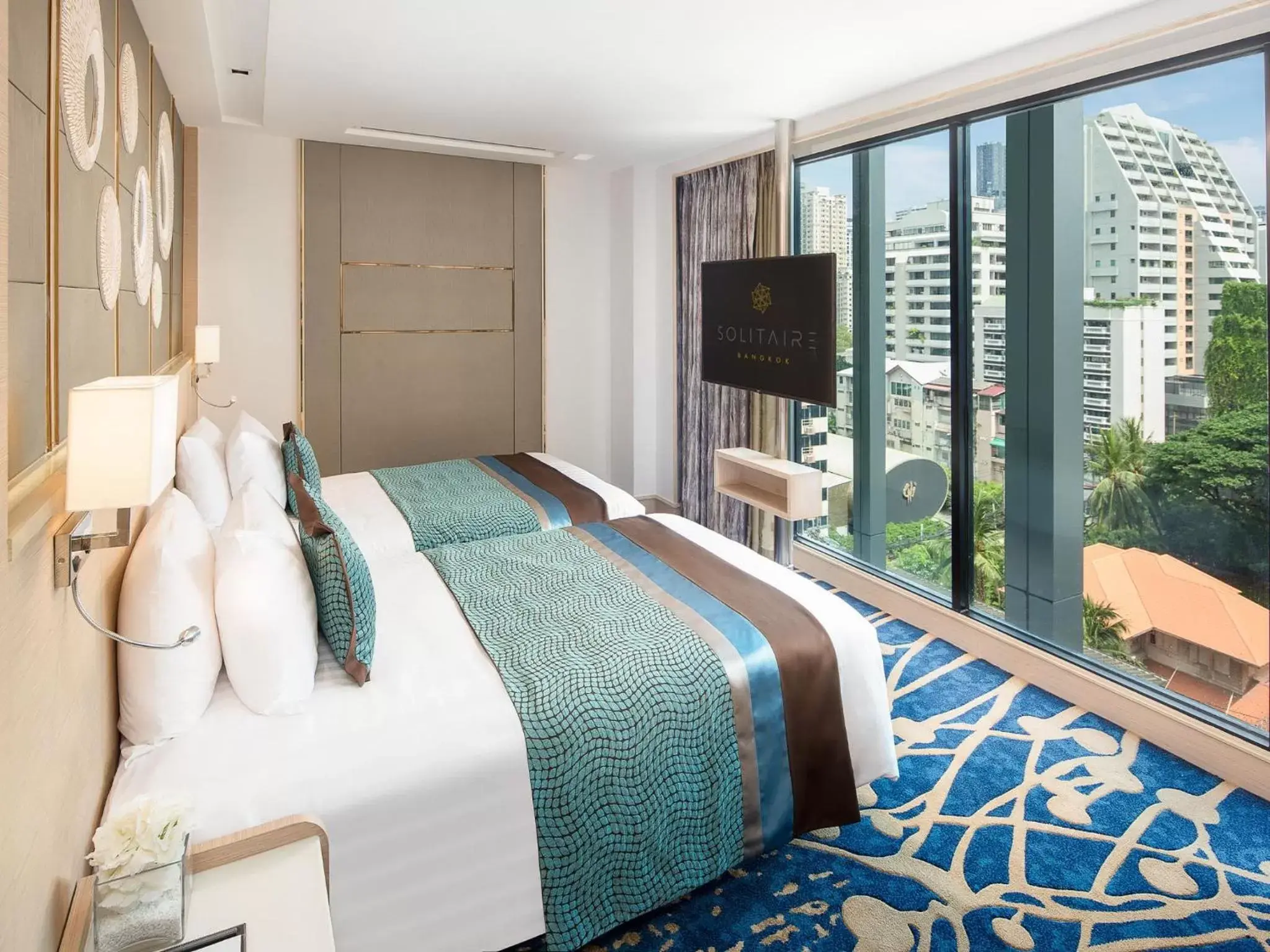 Family Connect Solitaire in Solitaire Bangkok Sukhumvit 11 Family Connect Solitaire in Solitaire Bangkok Sukhumvit 11