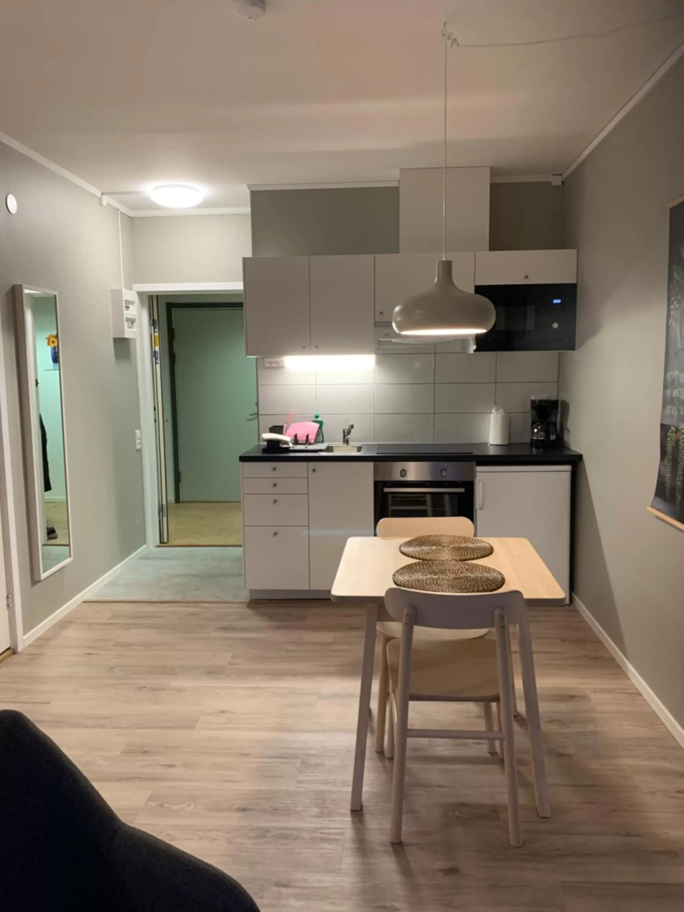 Property building, Kitchen/Kitchenette in Vallabiten Rum och Lägenheter