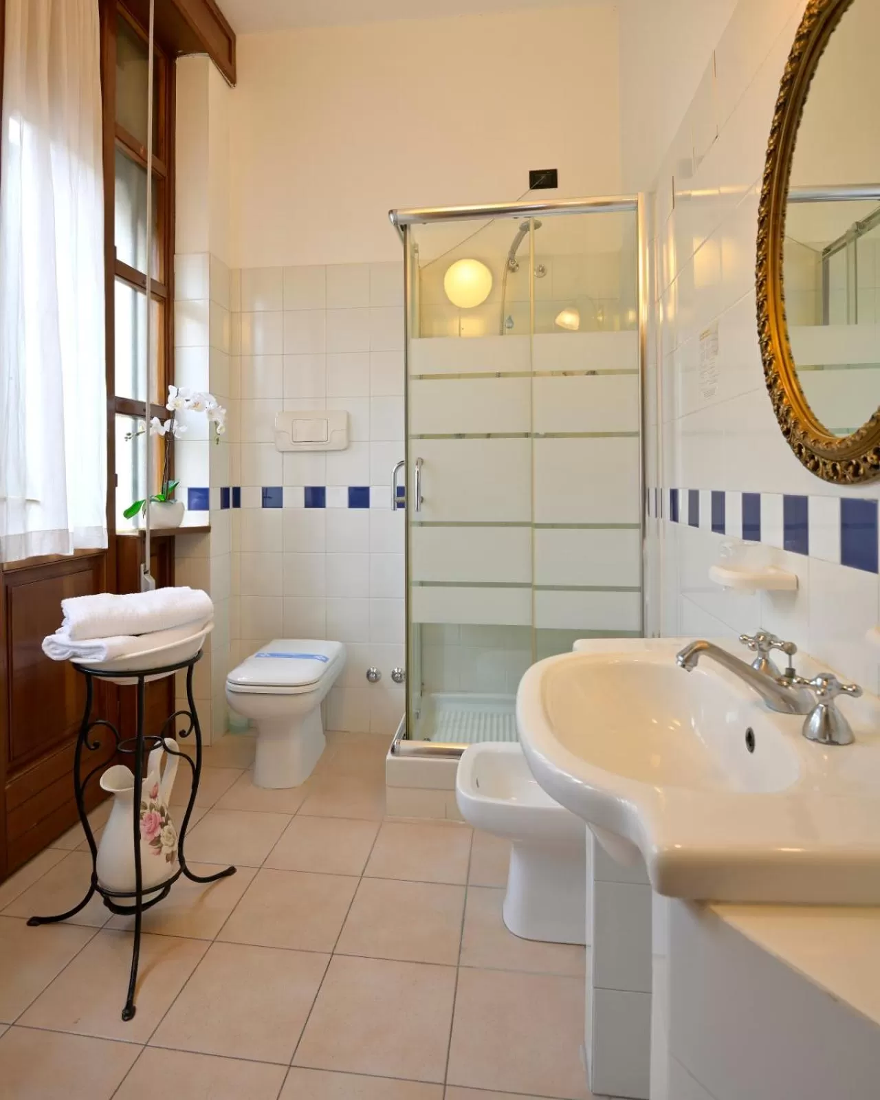 Shower in Hotel Bagliori