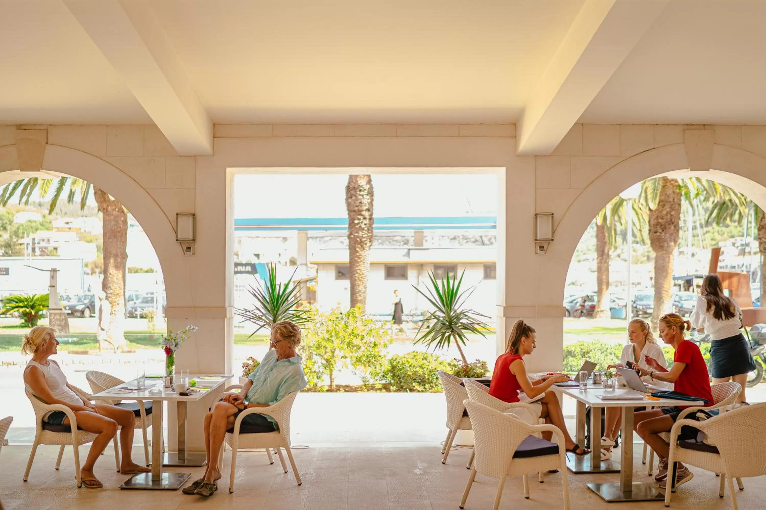 Restaurant/places to eat in Hotel Korkyra