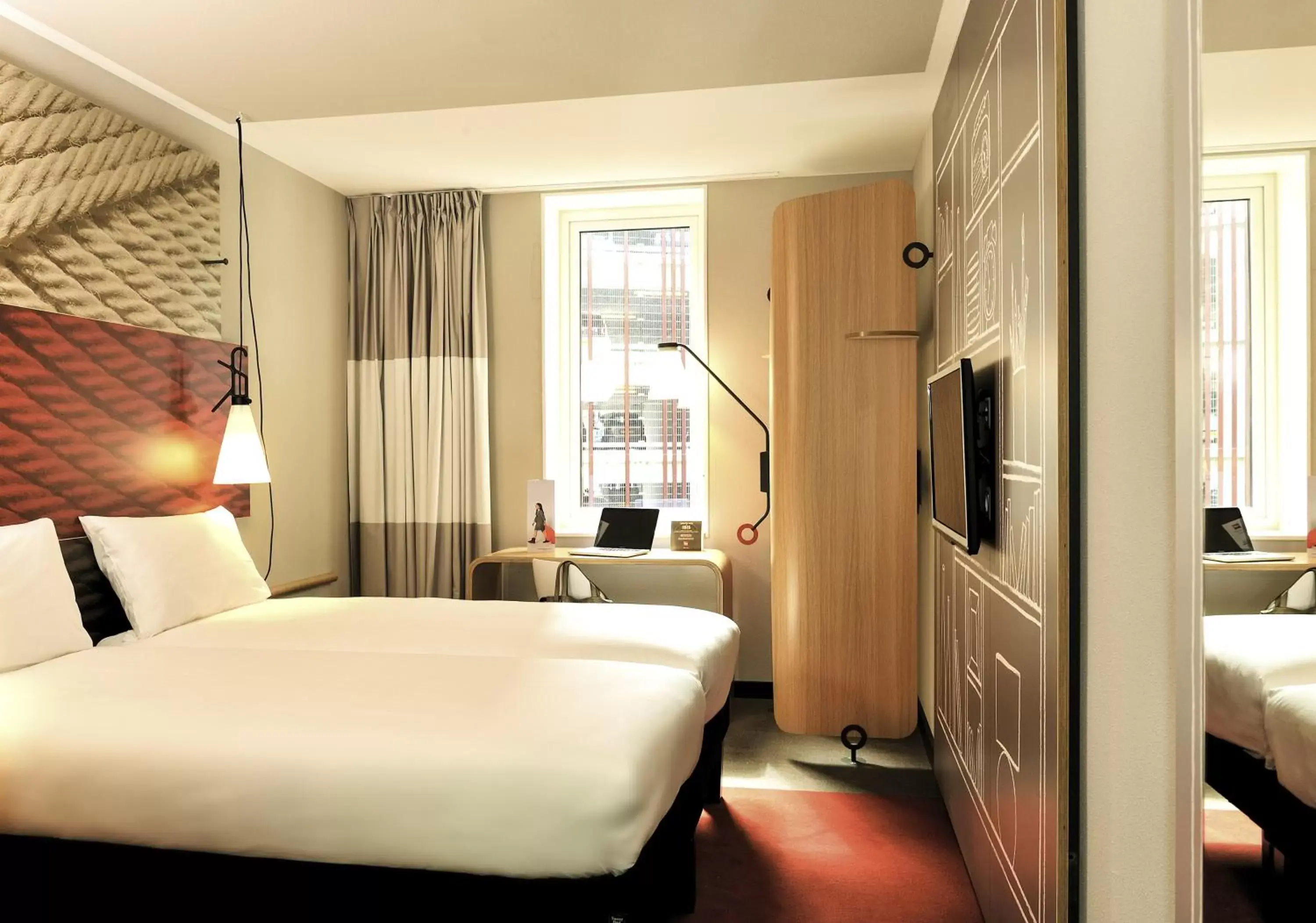 Standard Twin Room in ibis Rotterdam City Centre Standard Twin Room in ibis Rotterdam City Centre