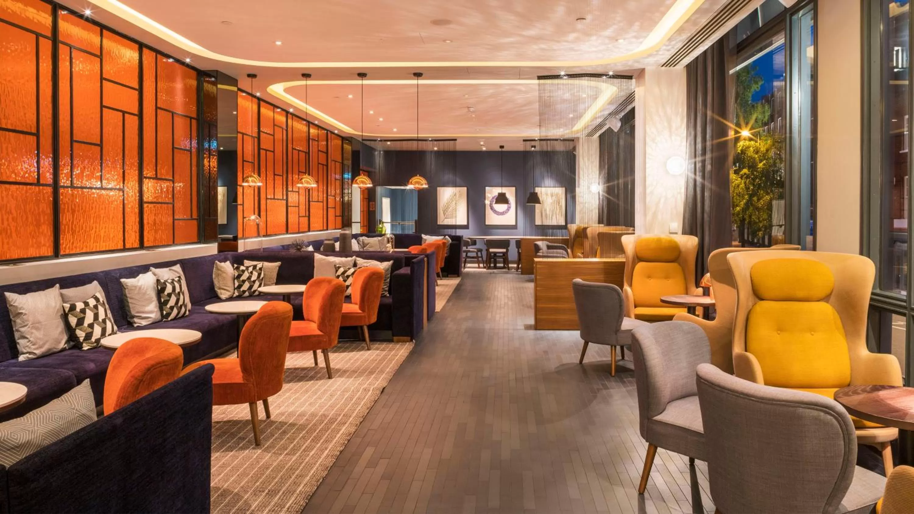 Lounge or bar in Crowne Plaza London Kings Cross by IHG