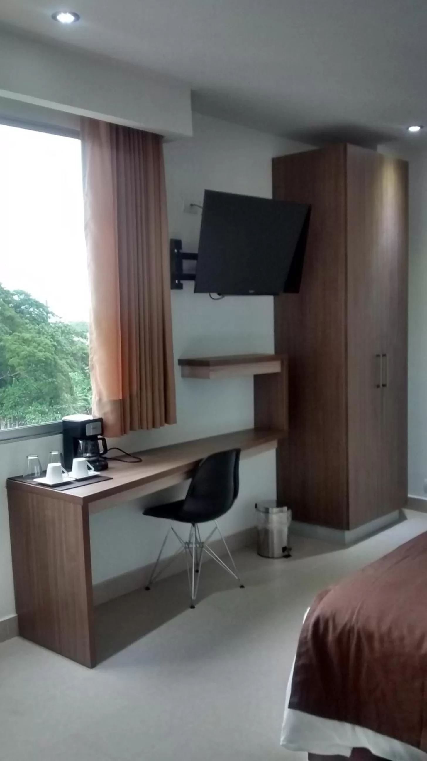 Day, TV/Entertainment Center in Hausen Hotel - Suites