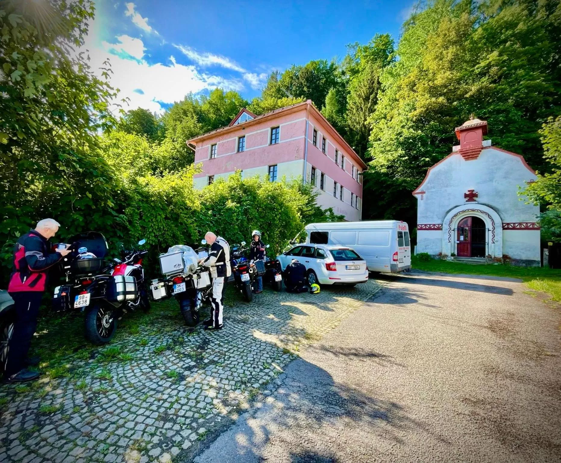 HARABURDI® Recyclart Hotel