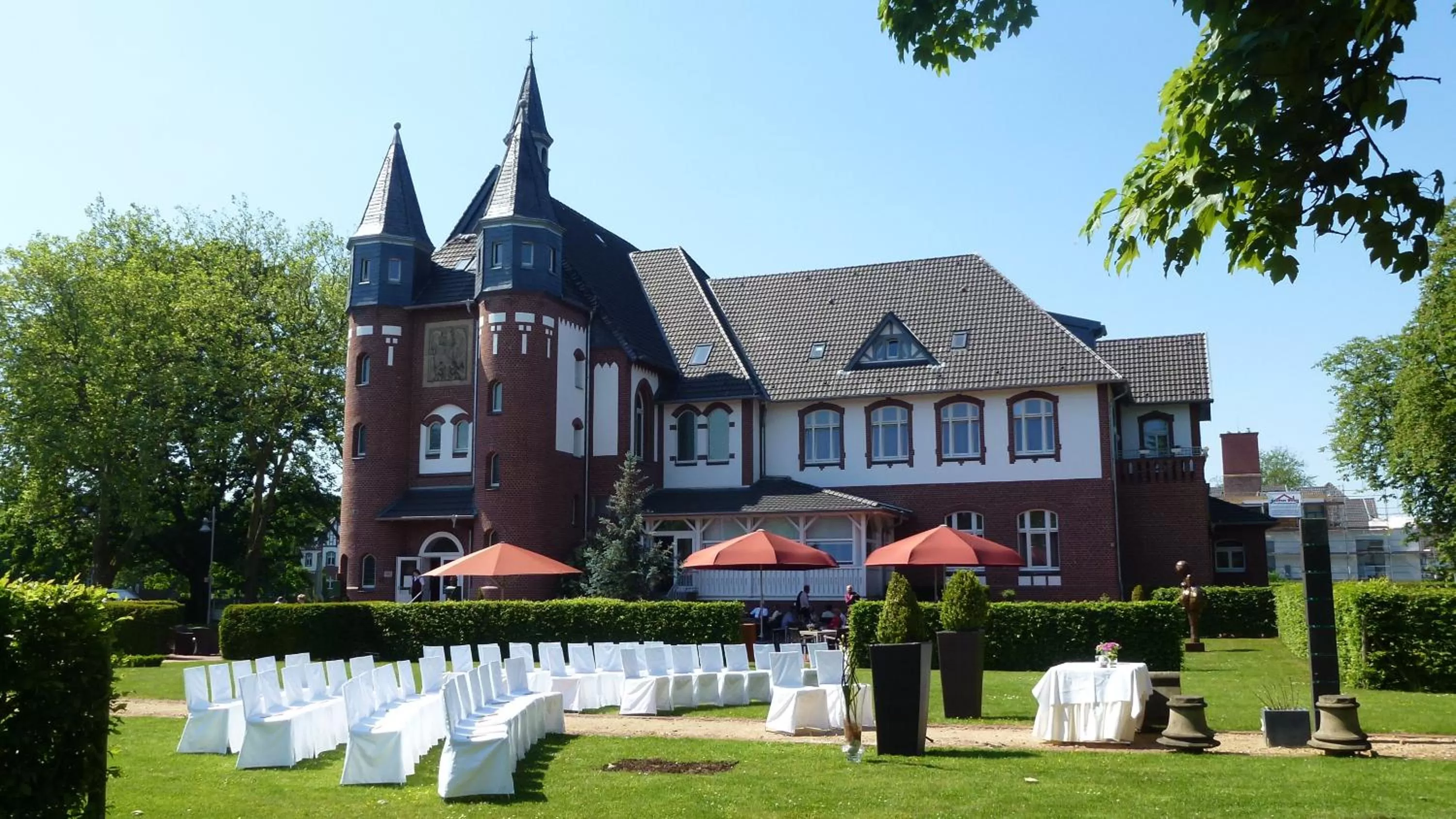 Restaurant/places to eat in Palace St. George