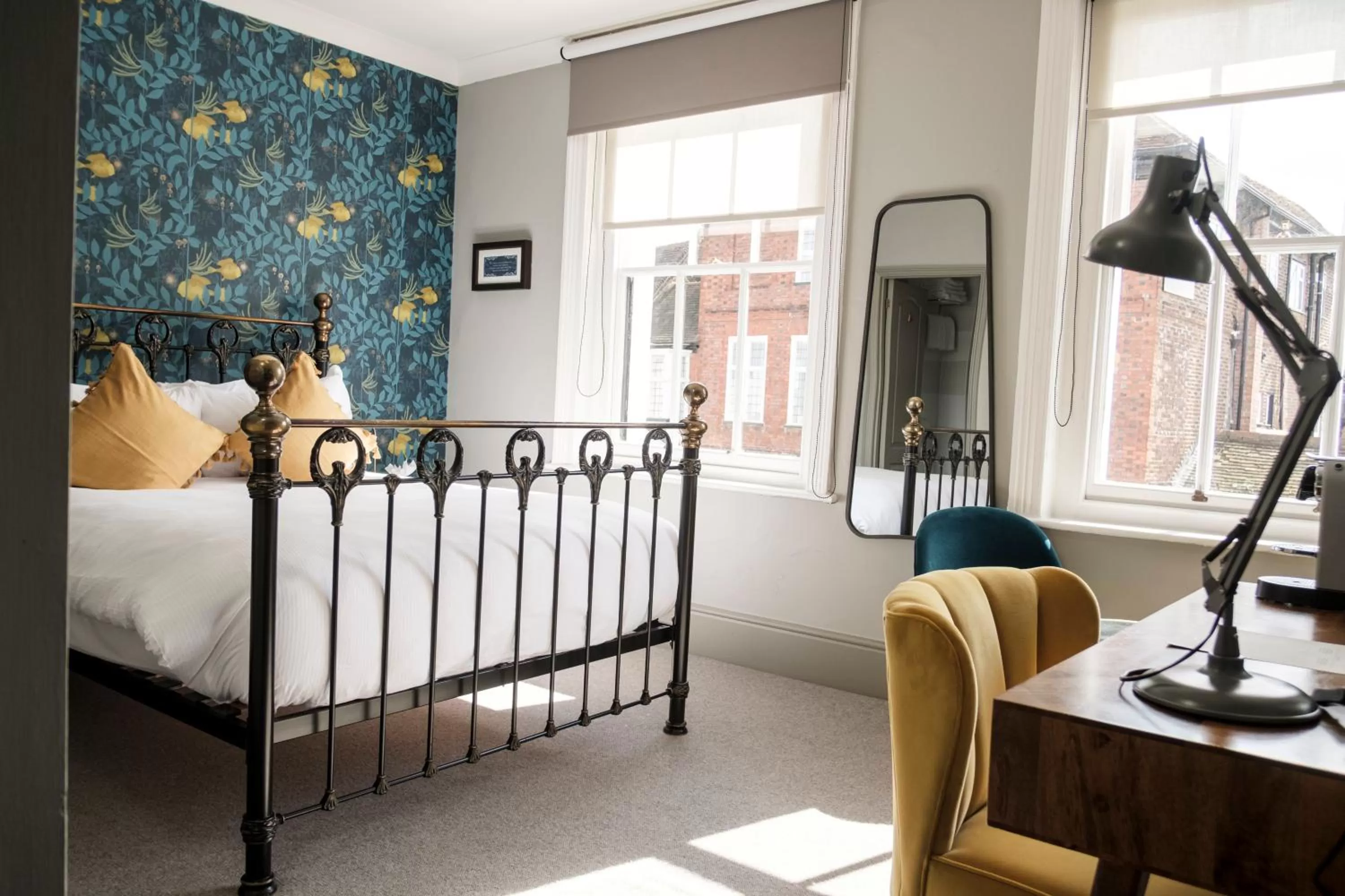 Photo of the whole room, Bed in The Swan Hotel