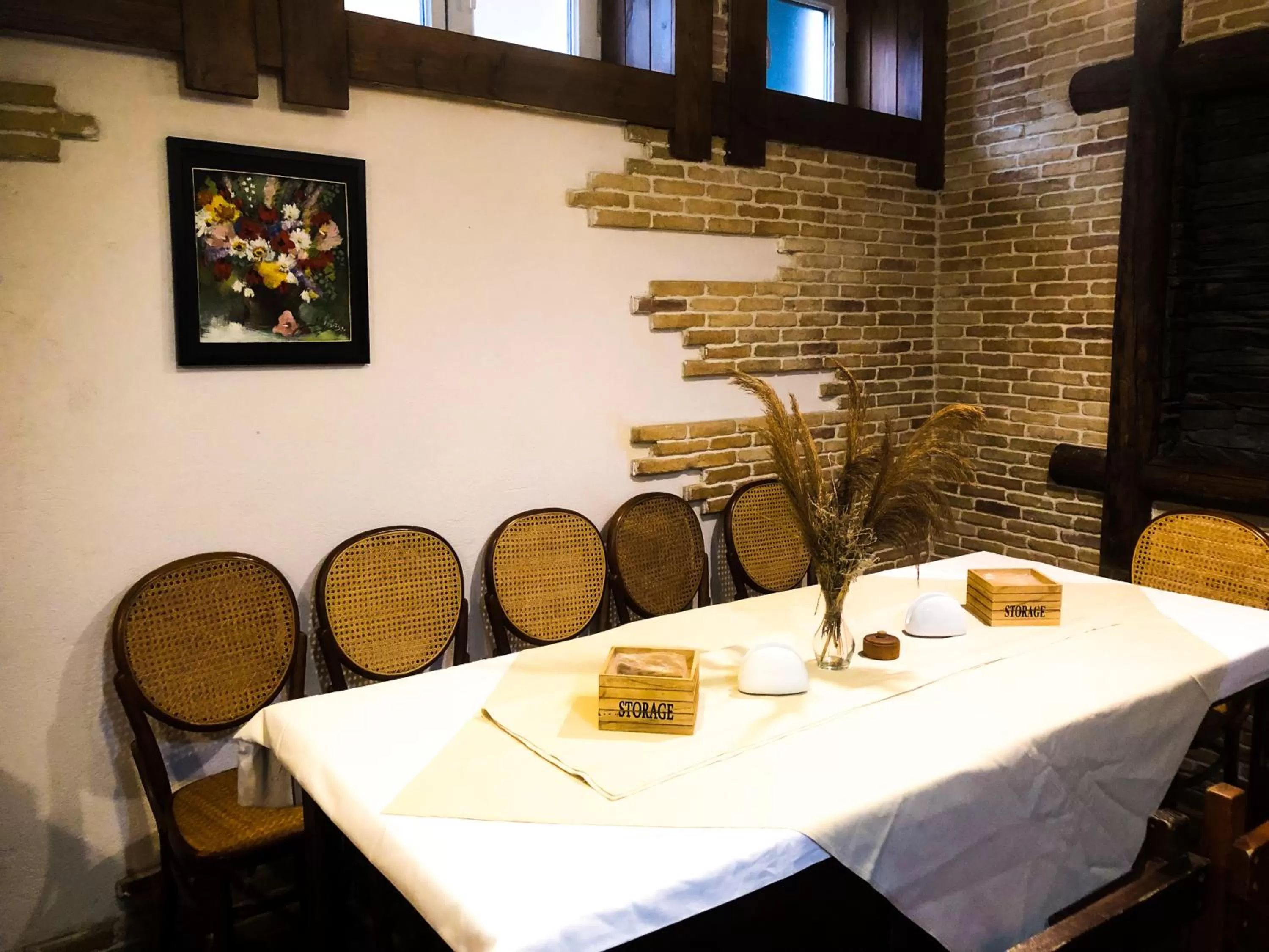 Food and drinks in Hotel Dcorner