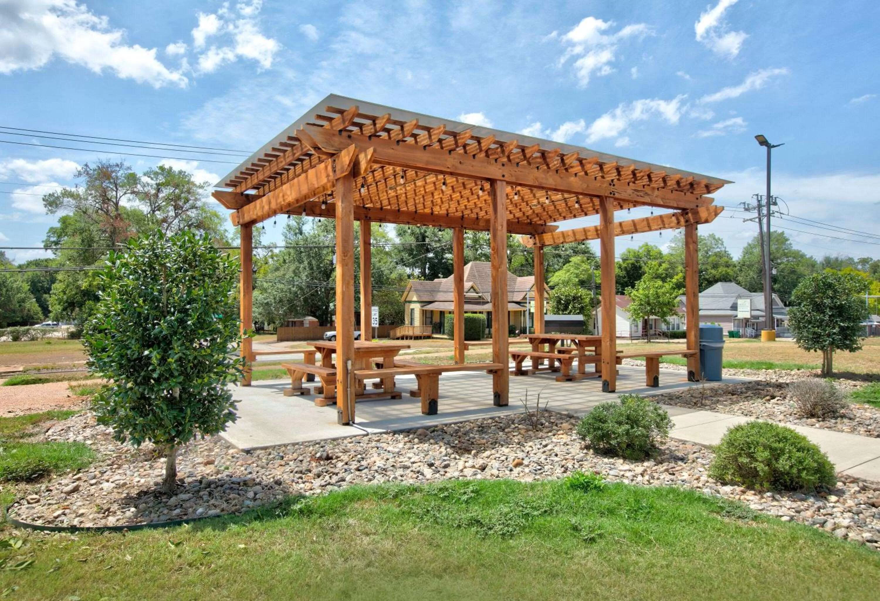 BBQ facilities in Super 8 by Wyndham Palestine TX