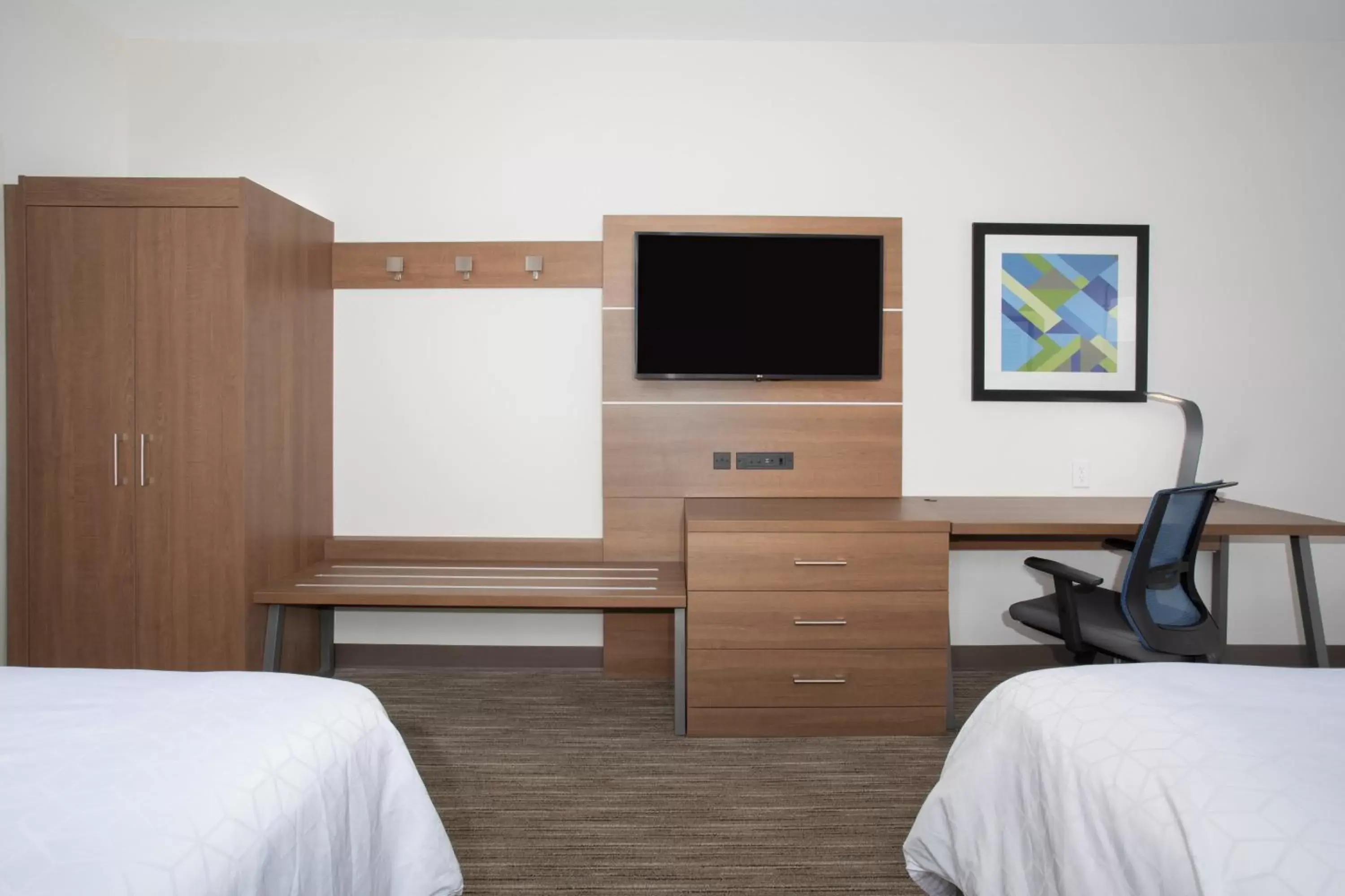 Queen Suite with Two Queen Beds Hearing Accessible - Non-Smoking in Holiday Inn Express & Suites - Goodland I-70, an IHG Hotel Queen Suite with Two Queen Beds Hearing Accessible - Non-Smoking in Holiday Inn Express & Suites - Goodland I-70, an IHG Hotel