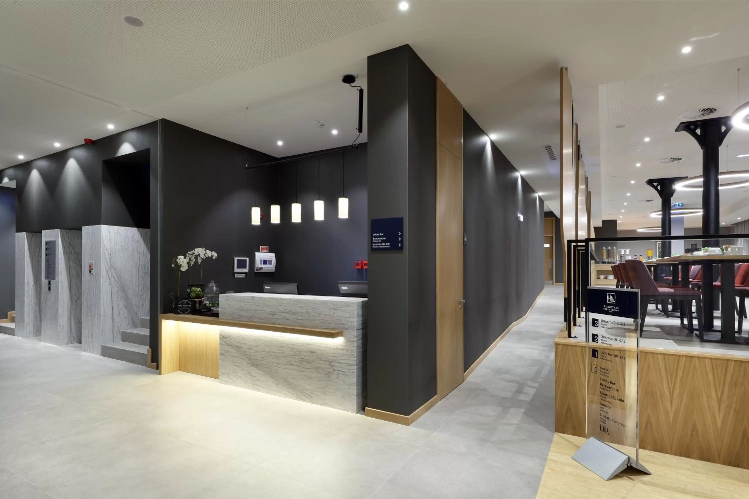 Lobby or reception in Eurostars Porto Centro
